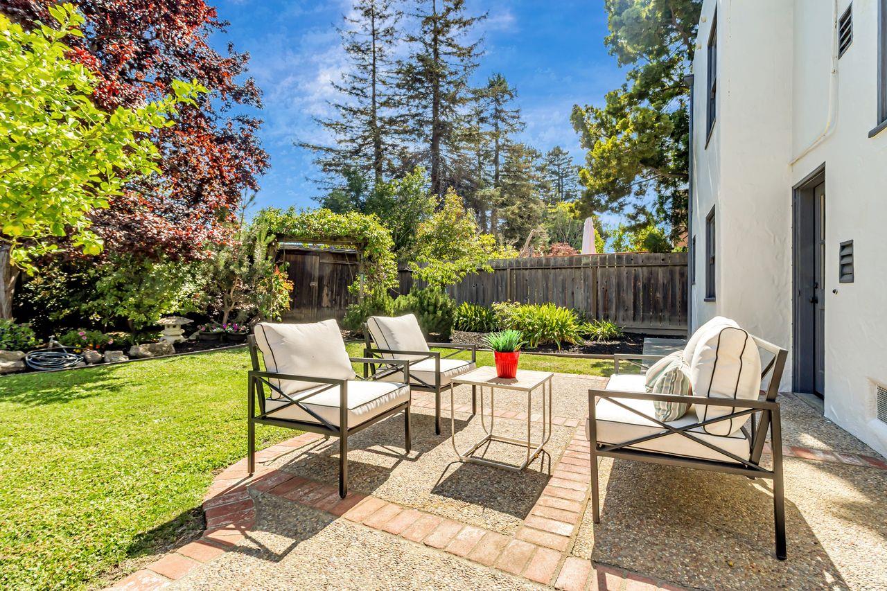 247 Delmar Way