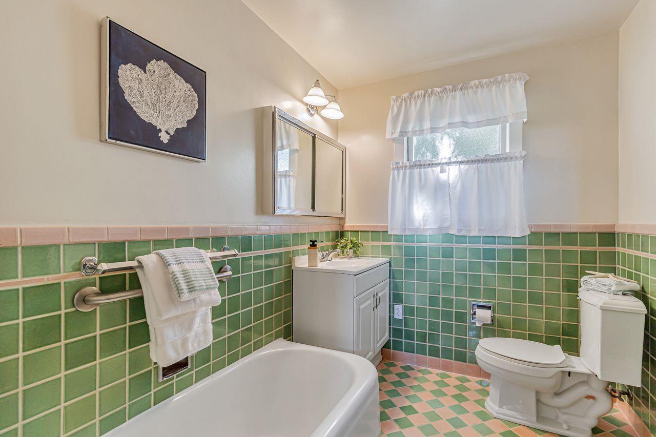 247 Delmar Way