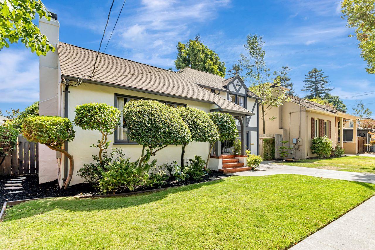 247 Delmar Way