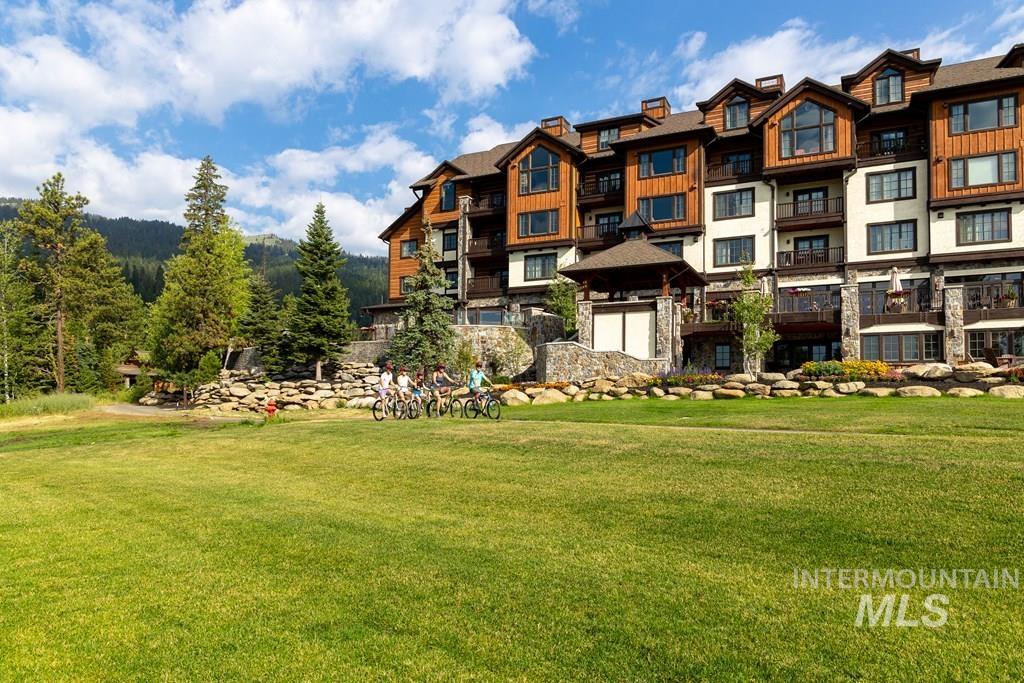 75 Arling Center Ct # 212