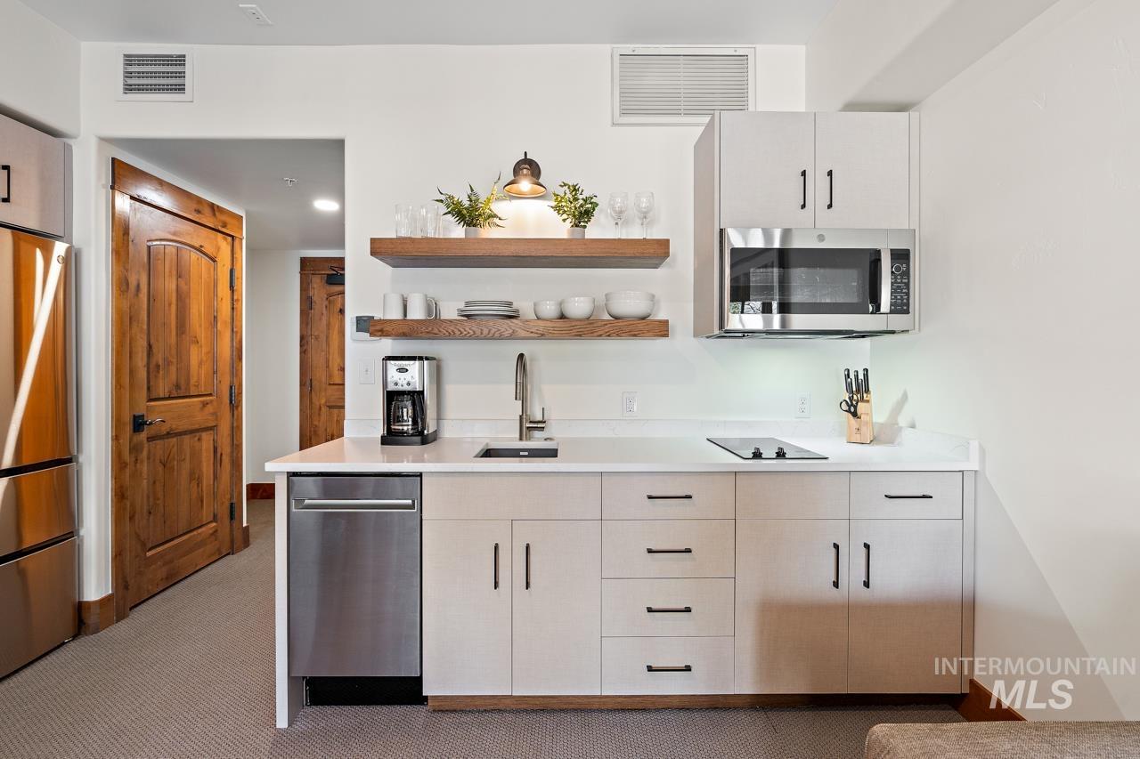 75 Arling Center Ct # 306