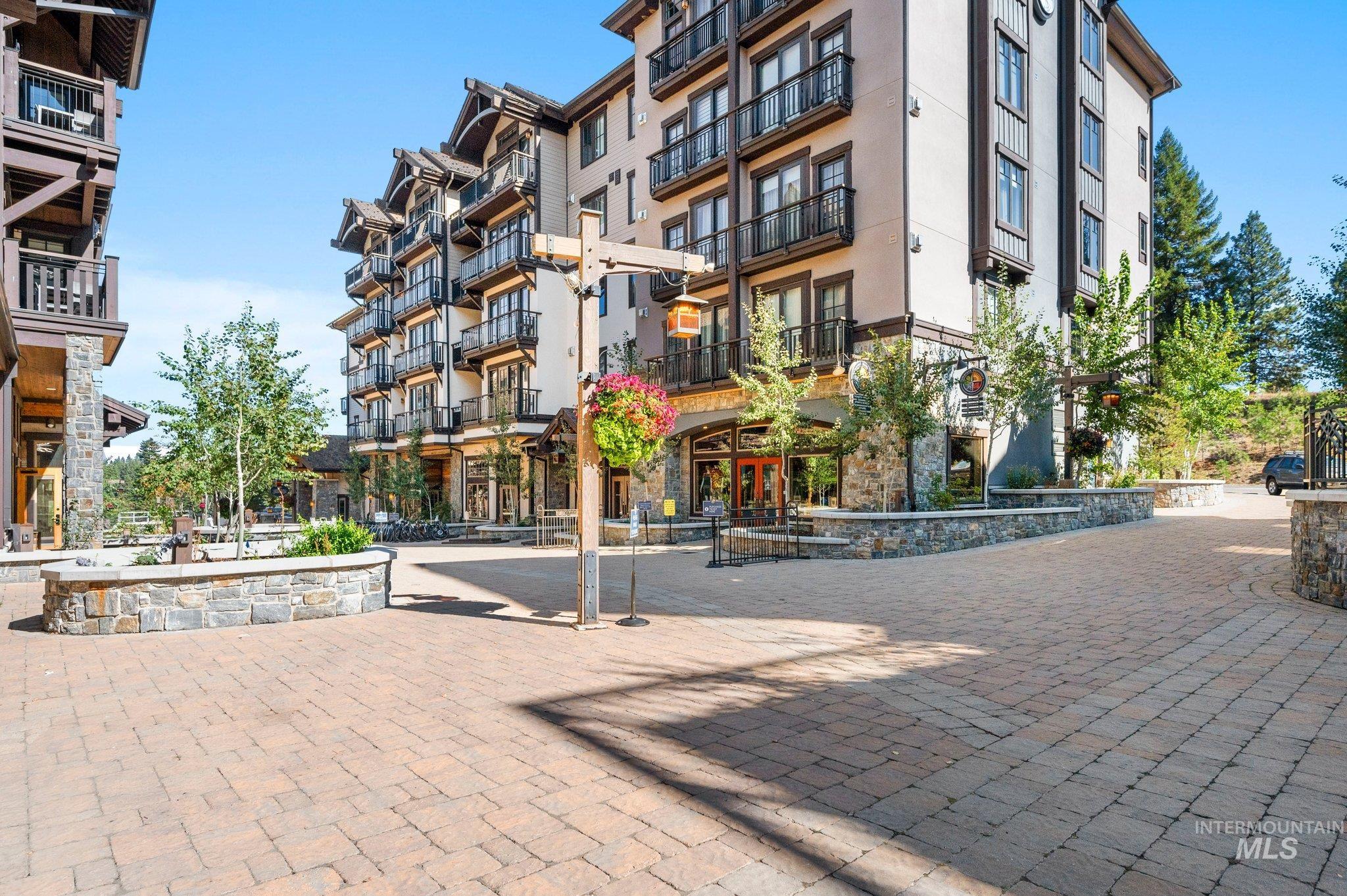 590 Discovery Dr
