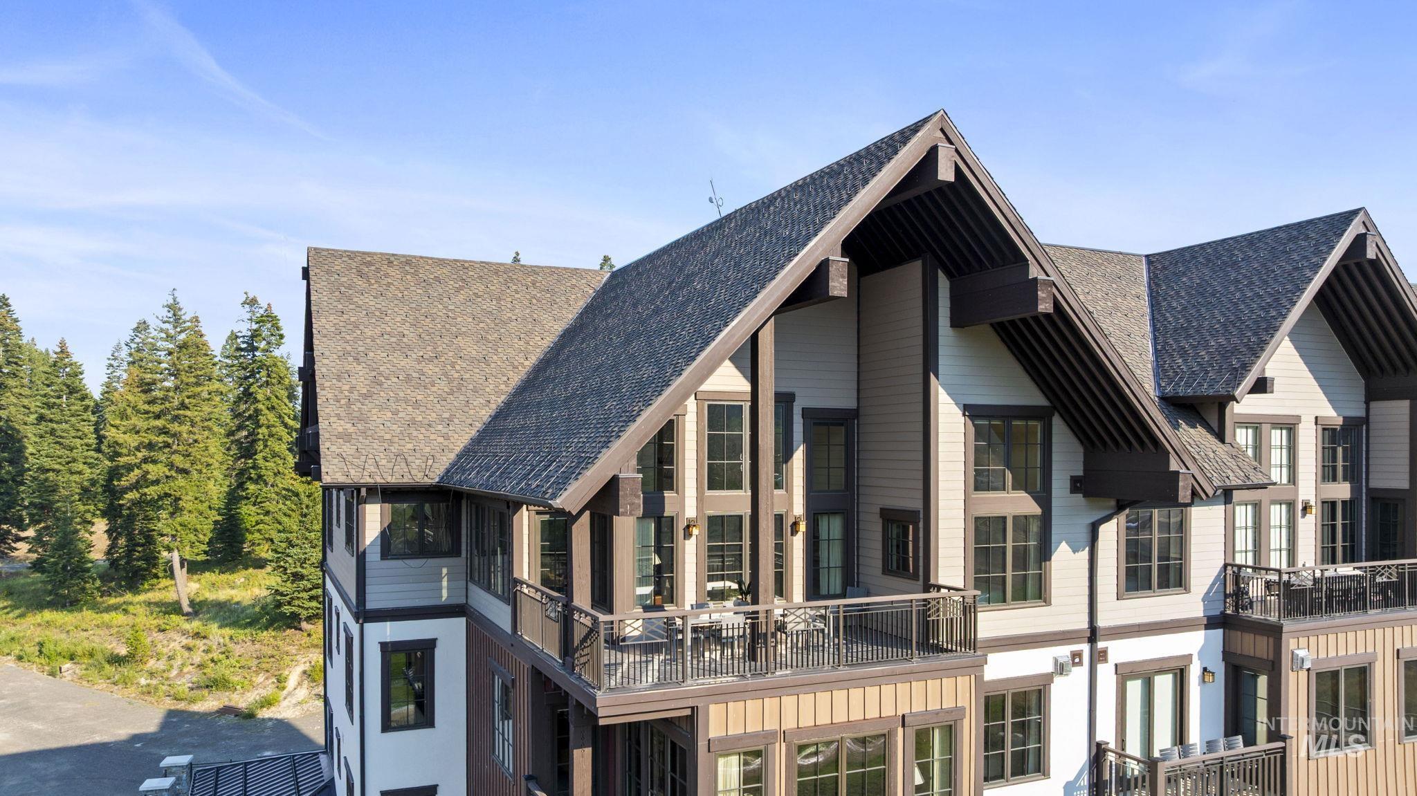700 Village Dr. Unit: 403