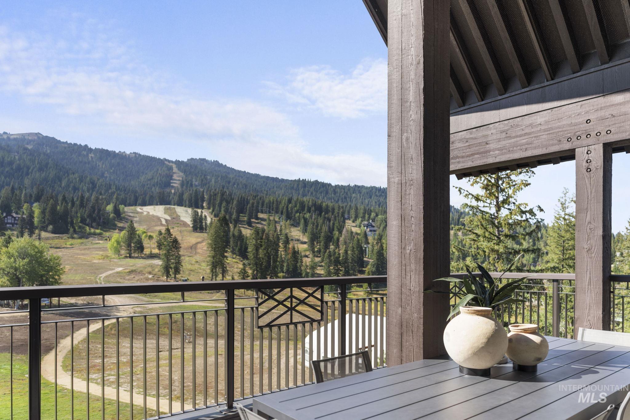 700 Village Dr. Unit: 403