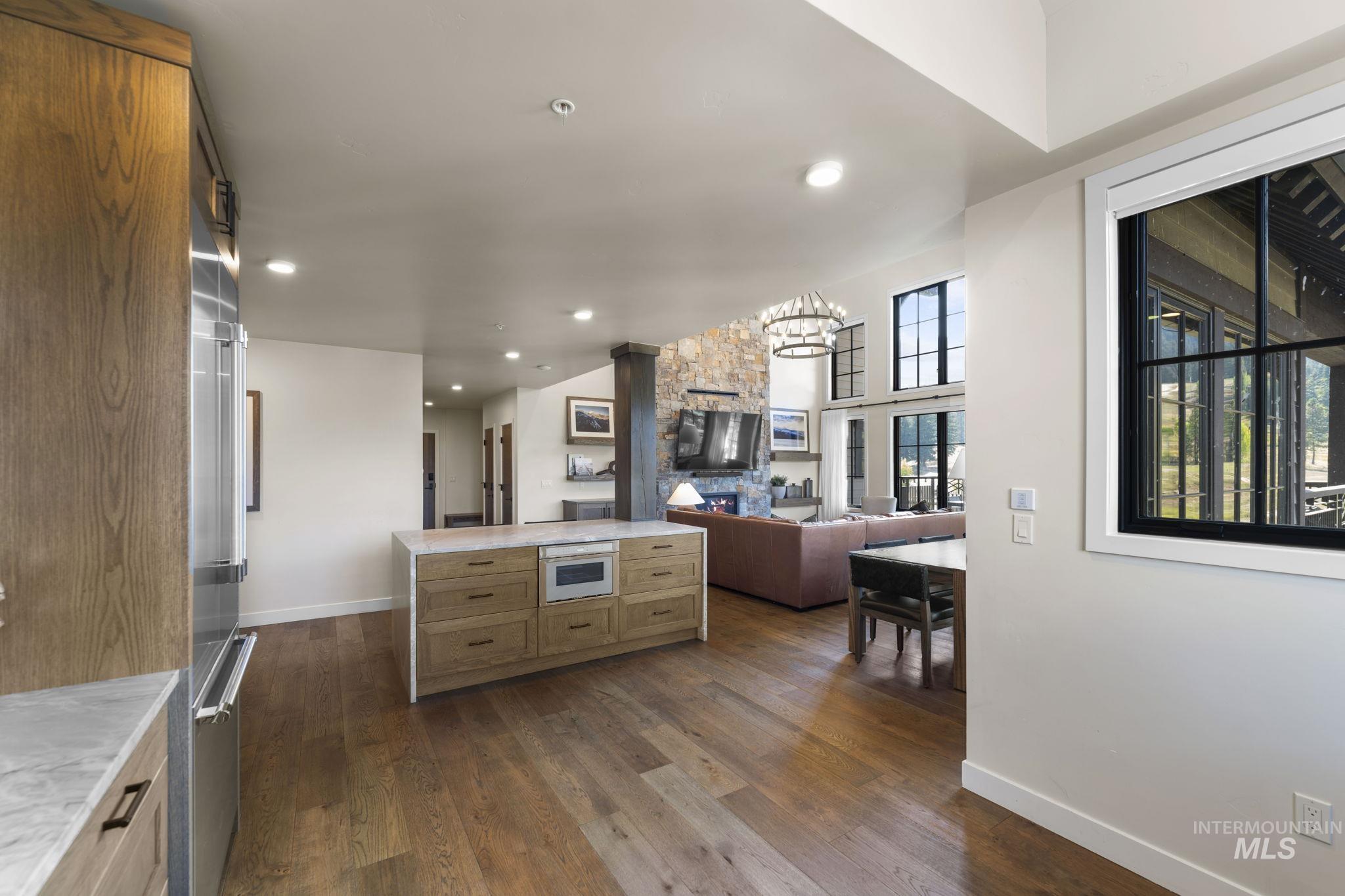 700 Village Dr. Unit: 403