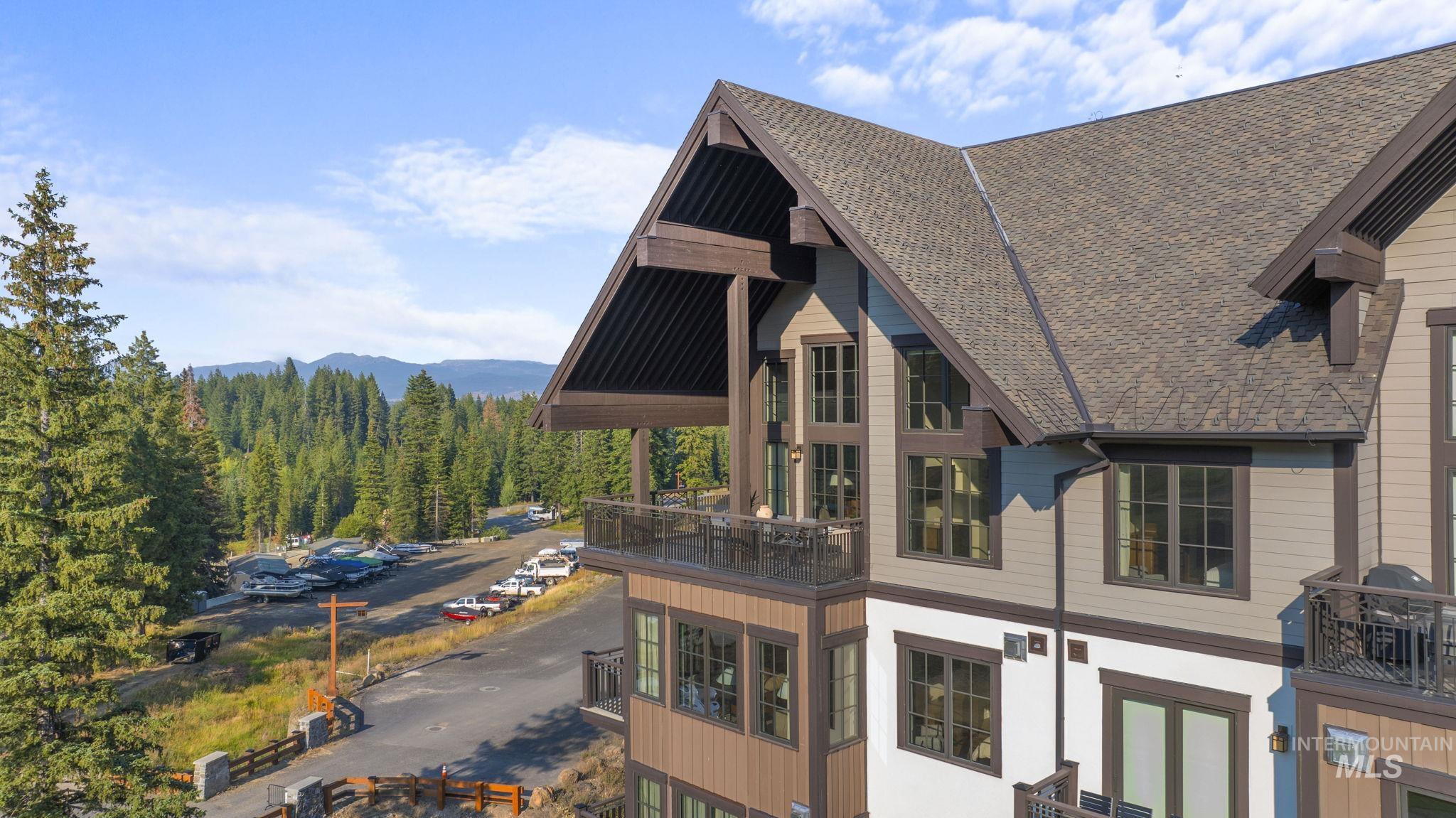 700 Village Dr. Unit: 403