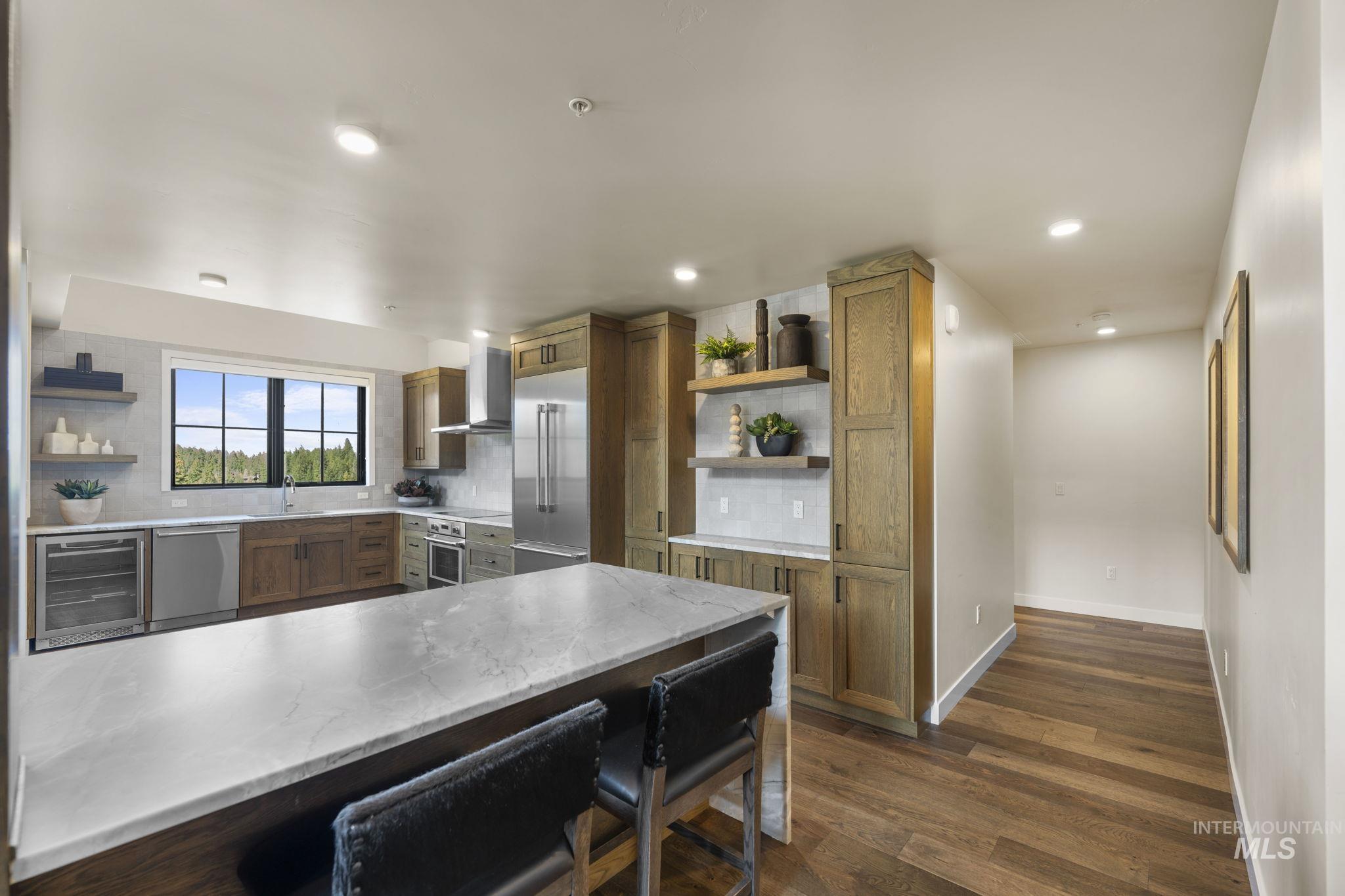 700 Village Dr. Unit: 403