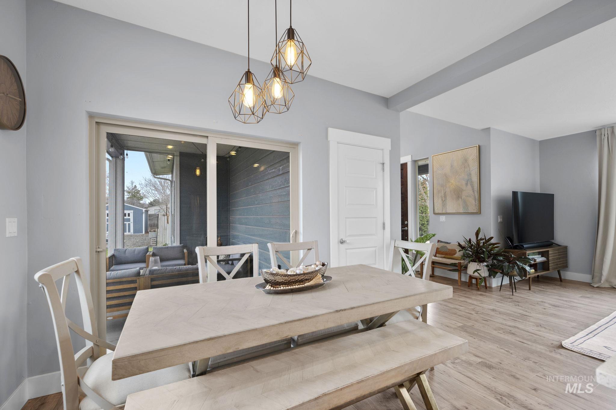 1634 W Wright Street