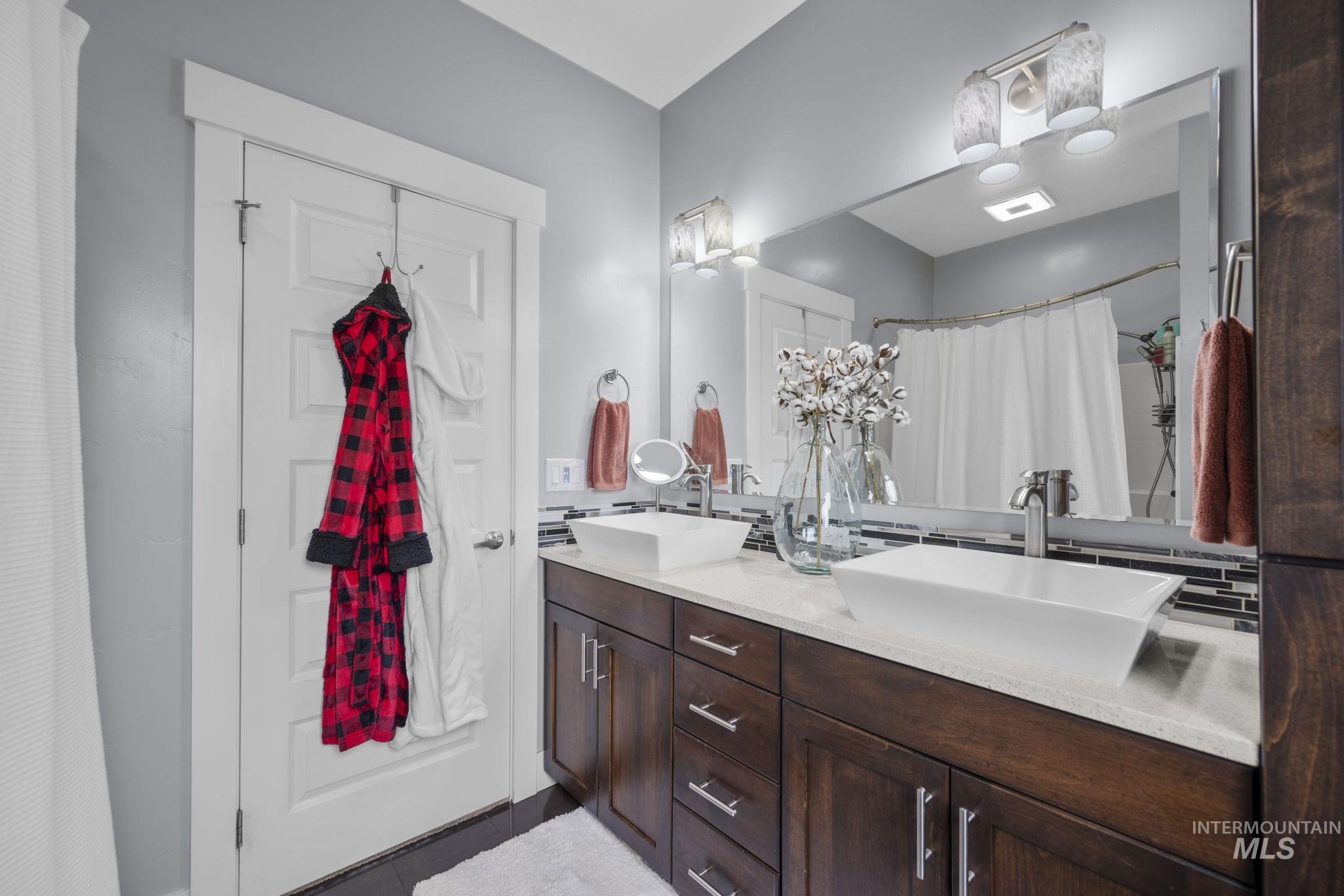 1634 W Wright Street