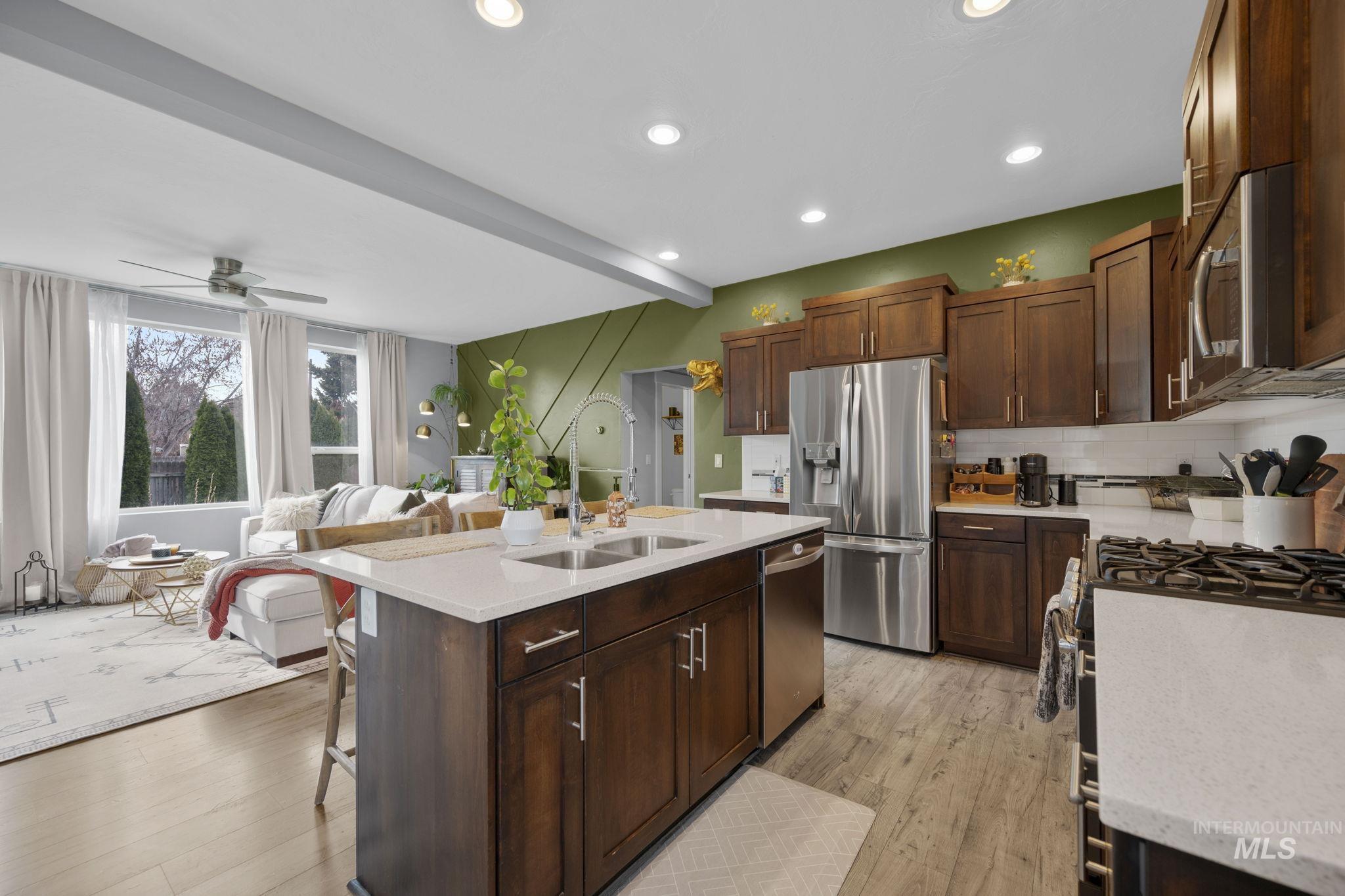 1634 W Wright Street