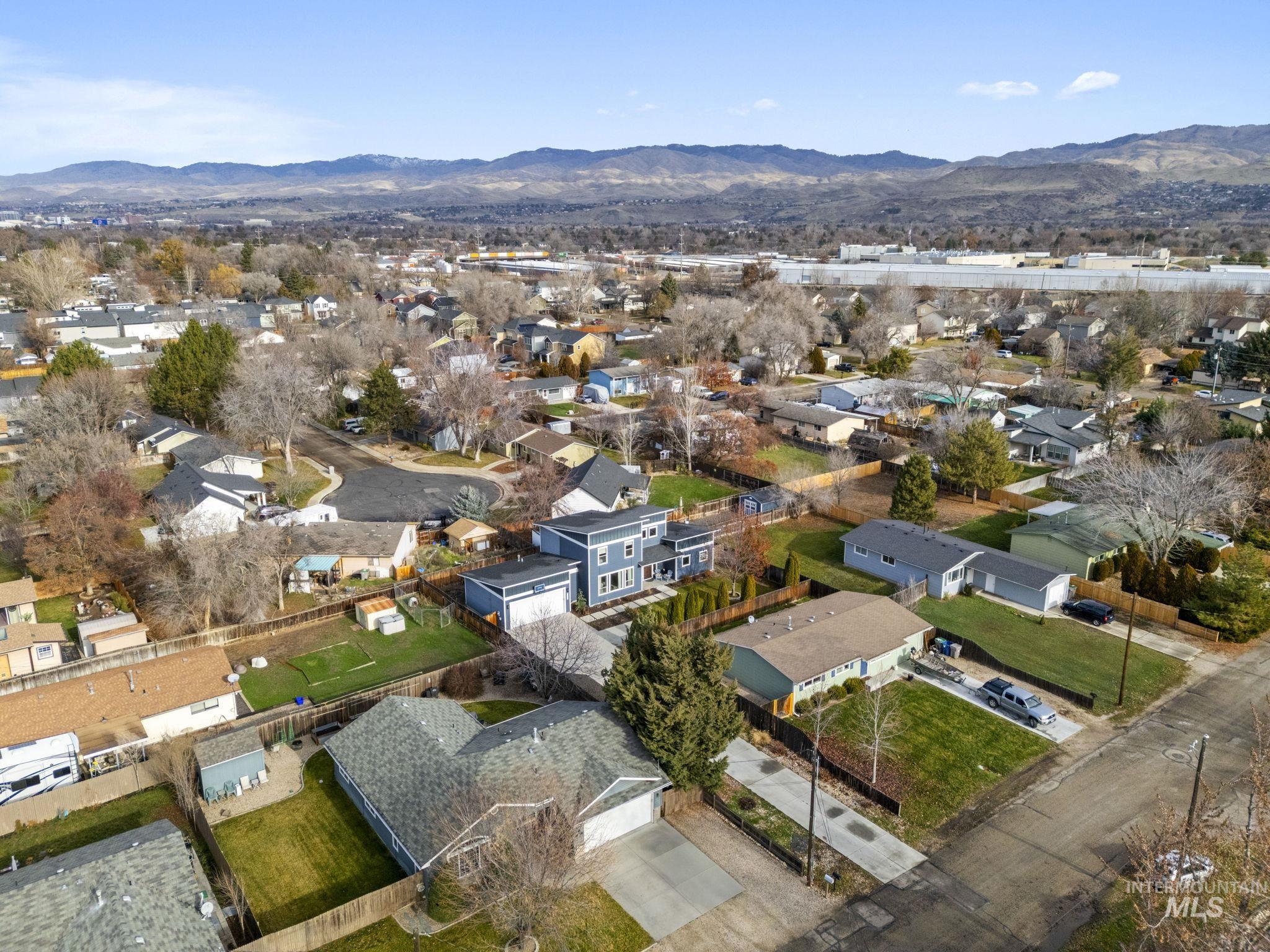 1634 W Wright Street