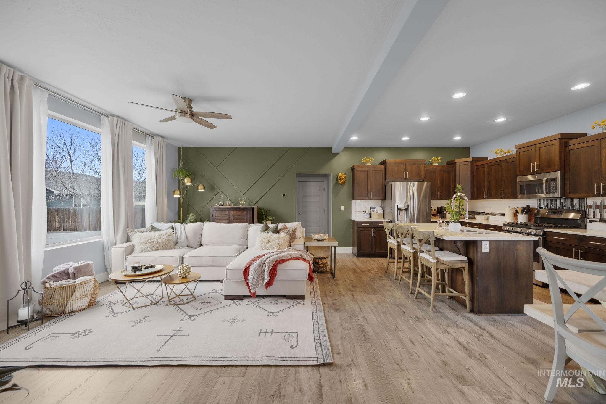 1634 W Wright Street