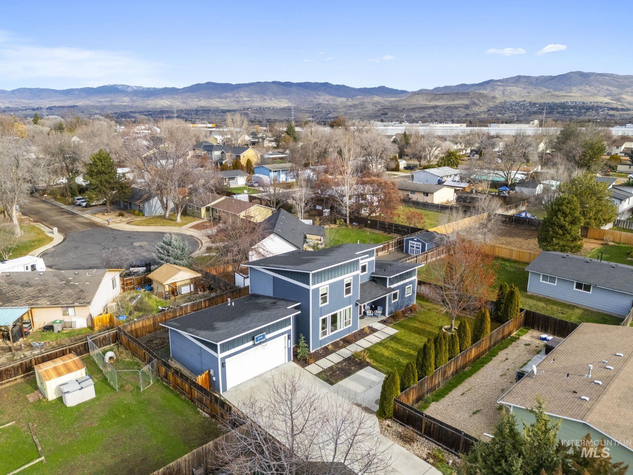 1634 W Wright Street