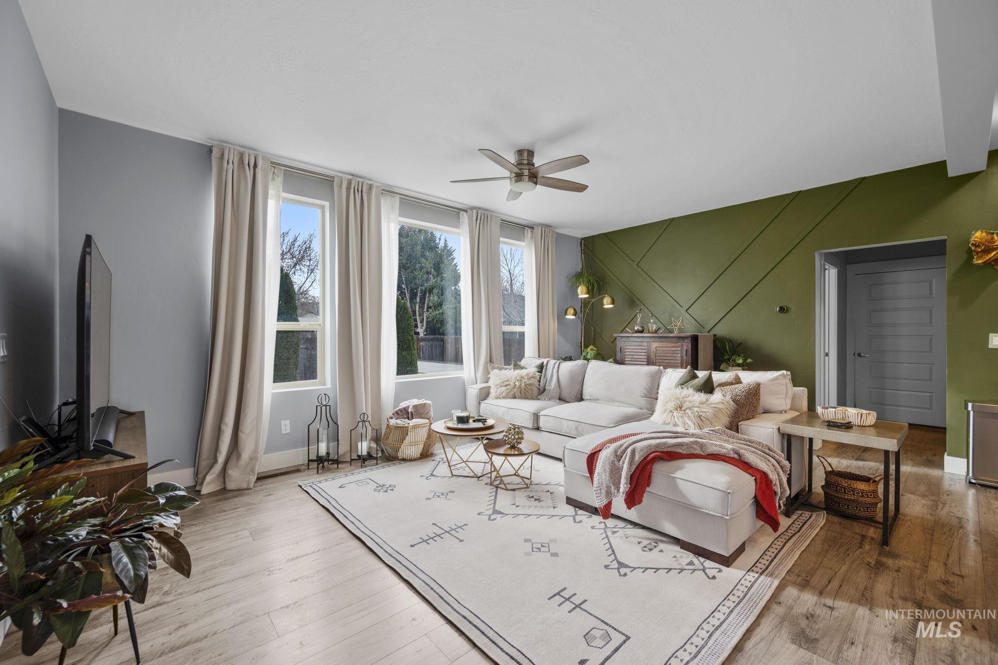 1634 W Wright Street