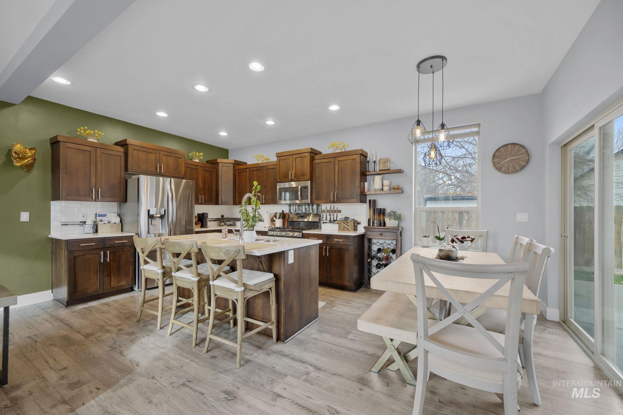 1634 W Wright Street