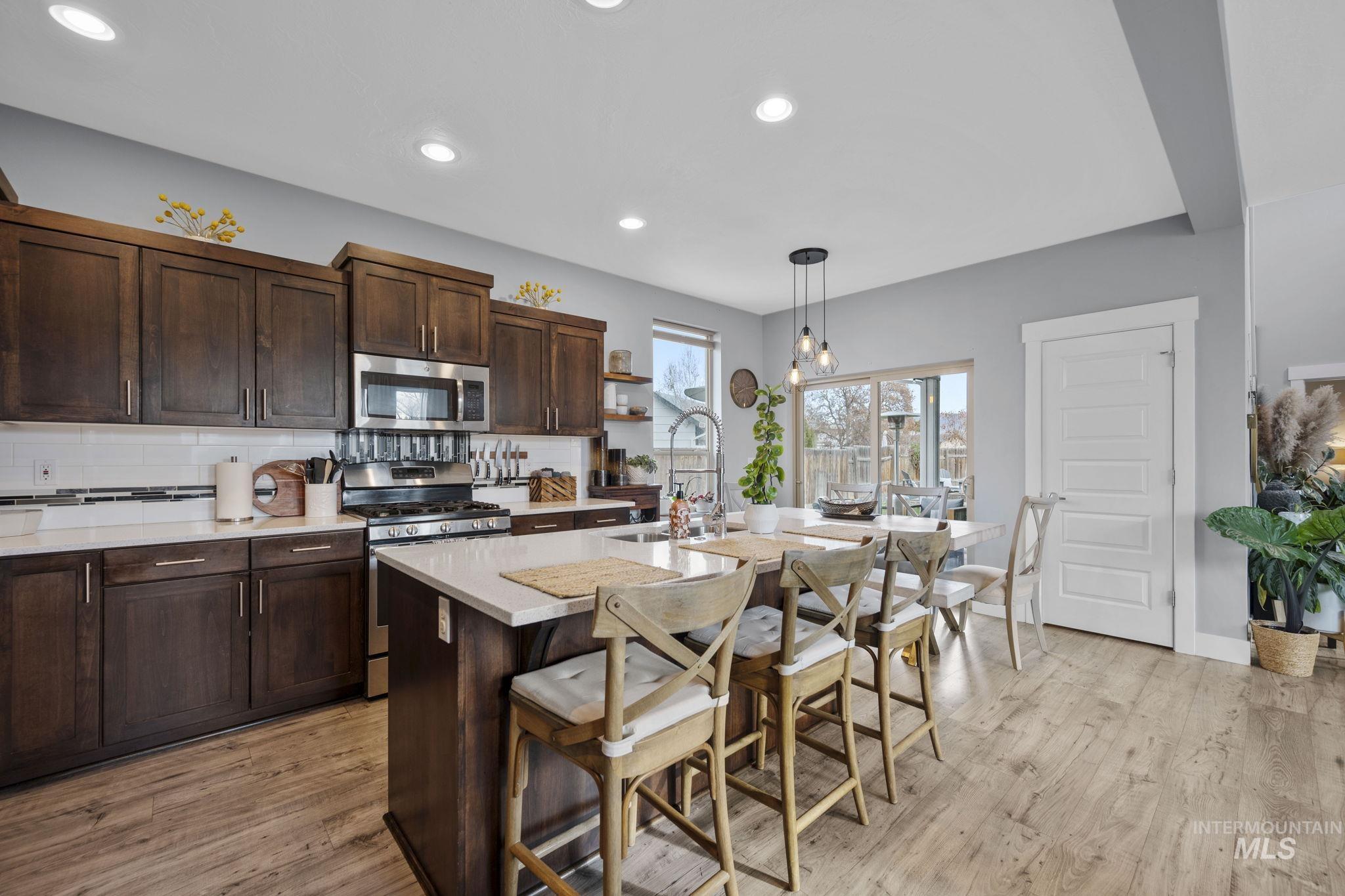 1634 W Wright Street