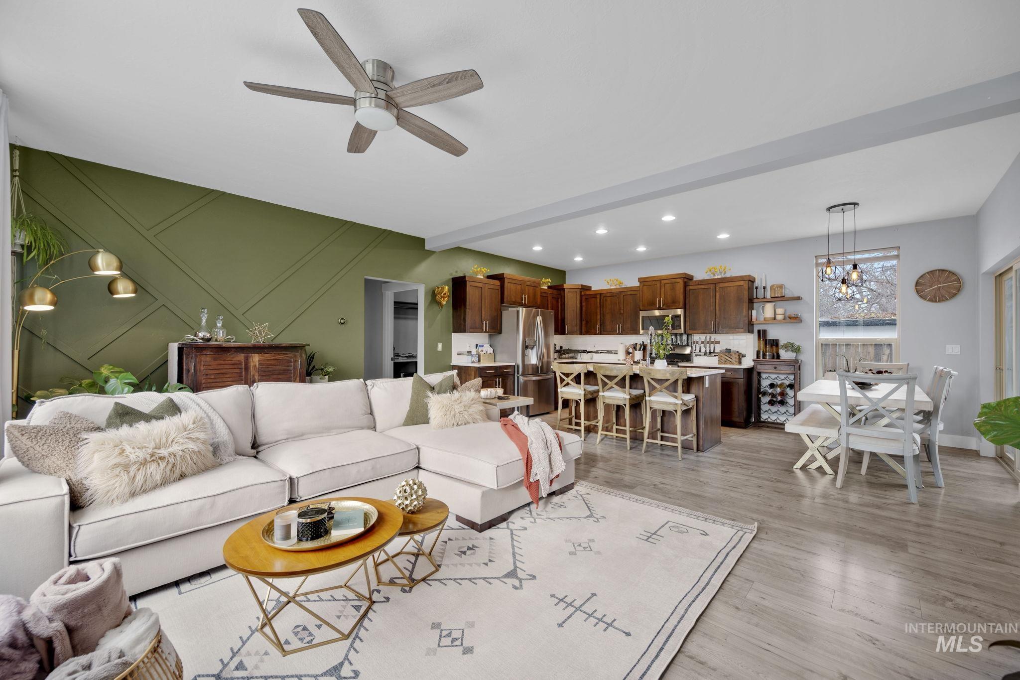 1634 W Wright Street