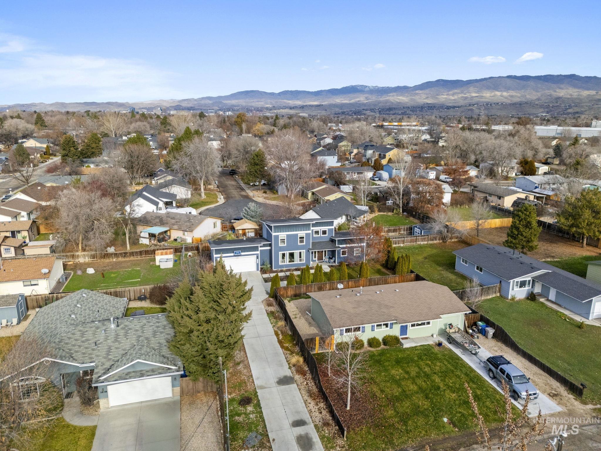 1634 W Wright Street