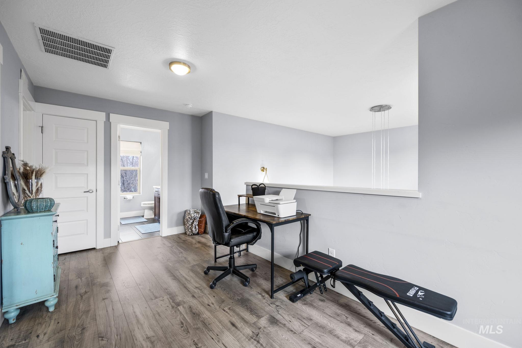 1634 W Wright Street