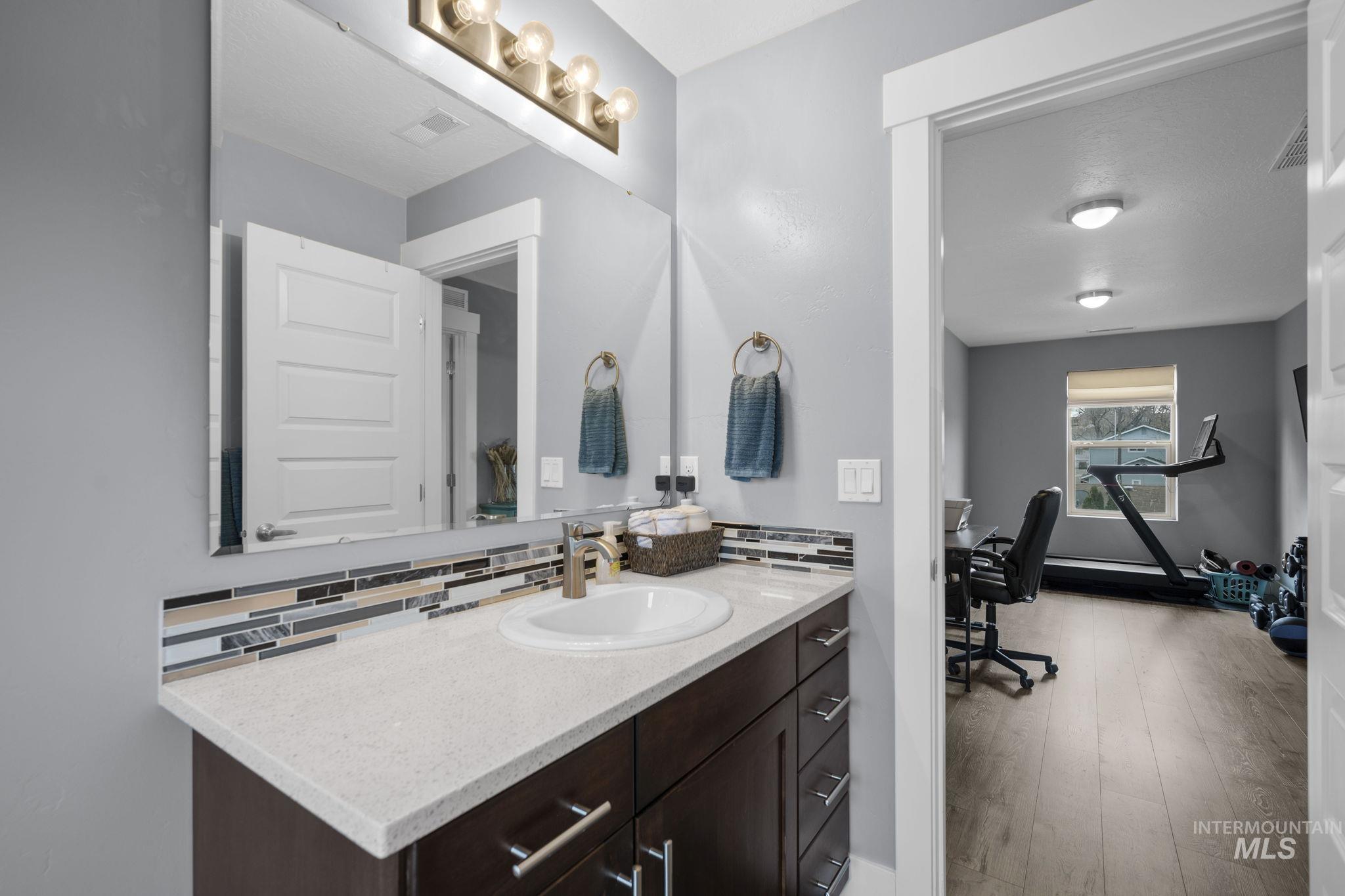 1634 W Wright Street