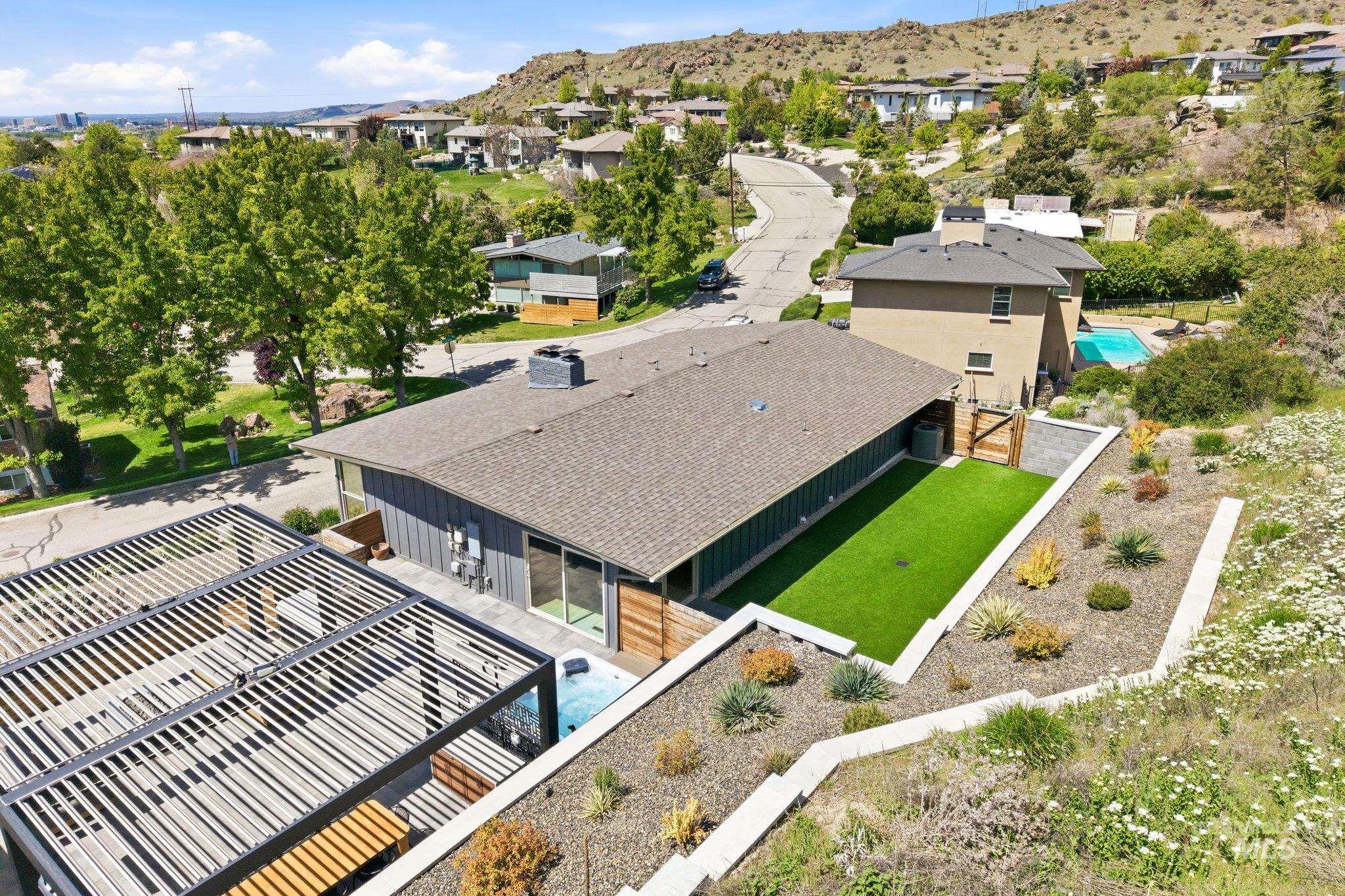 2008 S Travertine Way
