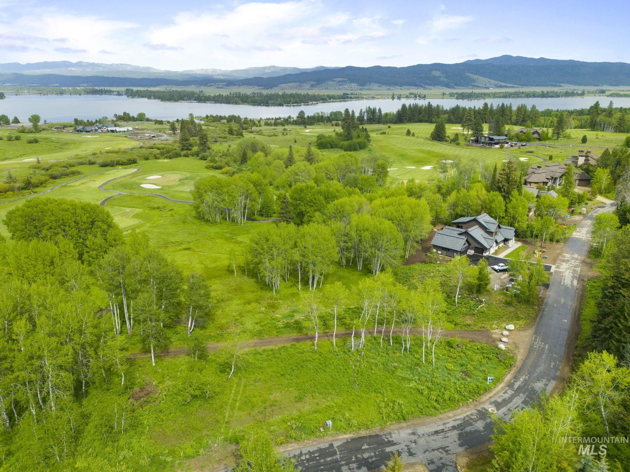 590 Discovery Dr