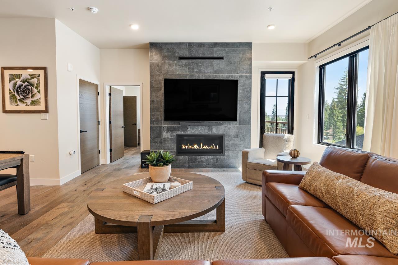 740 Village Drive Unit: 306