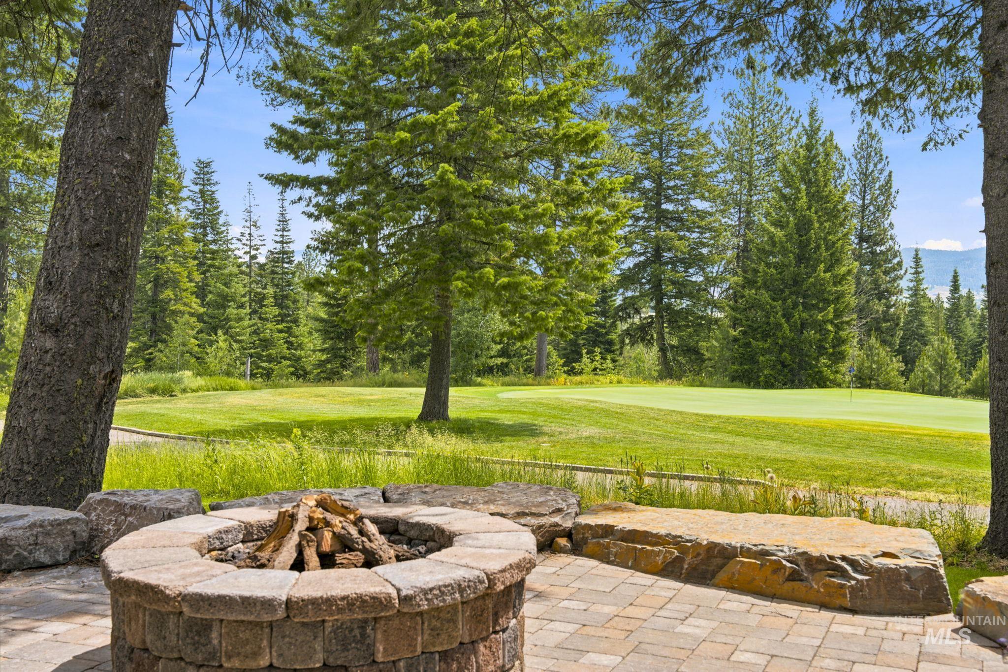 976 Discovery Drive