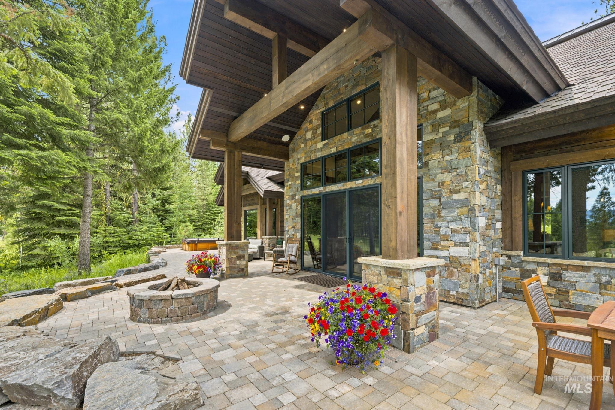 976 Discovery Drive