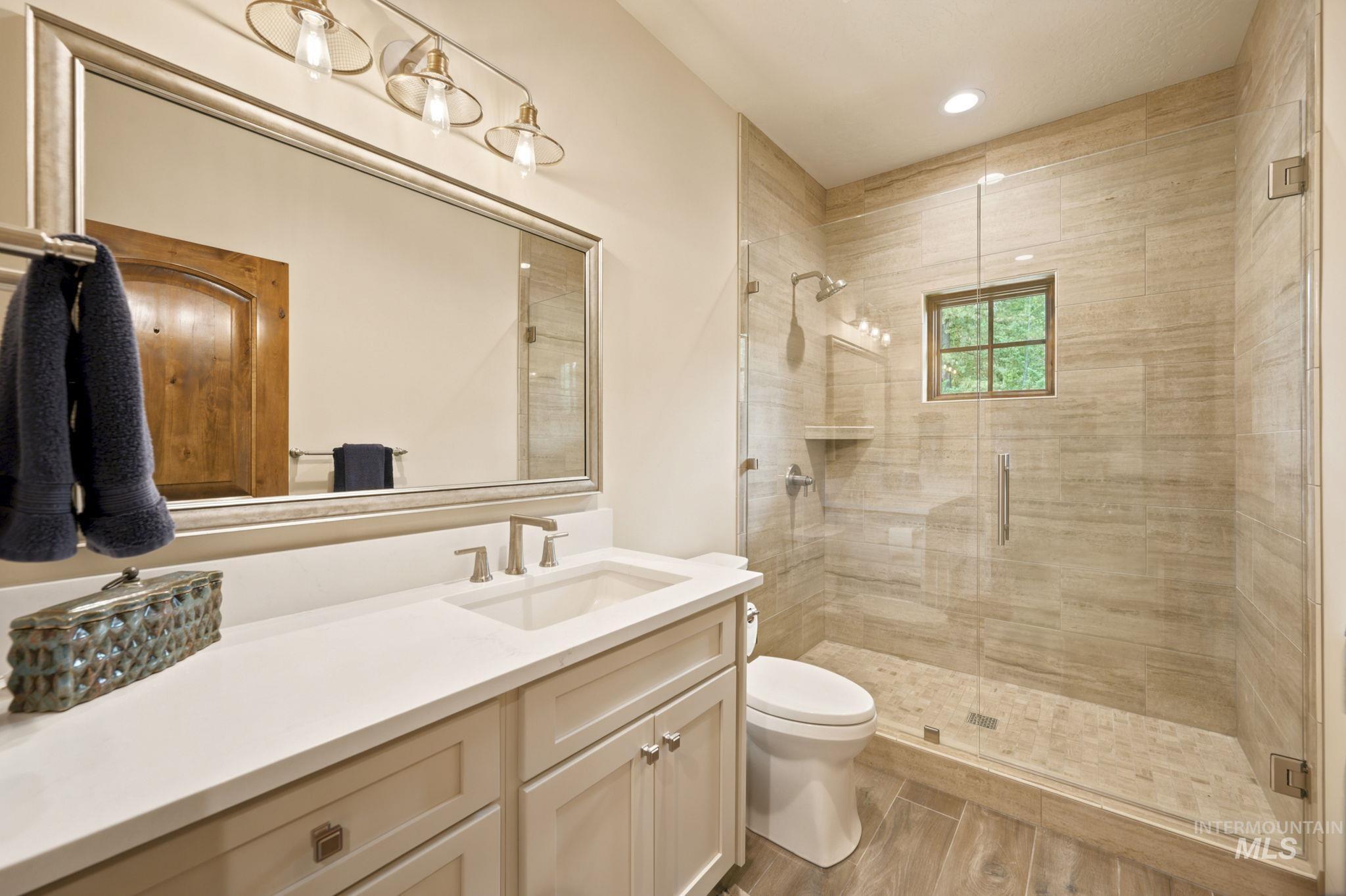 976 Discovery Drive