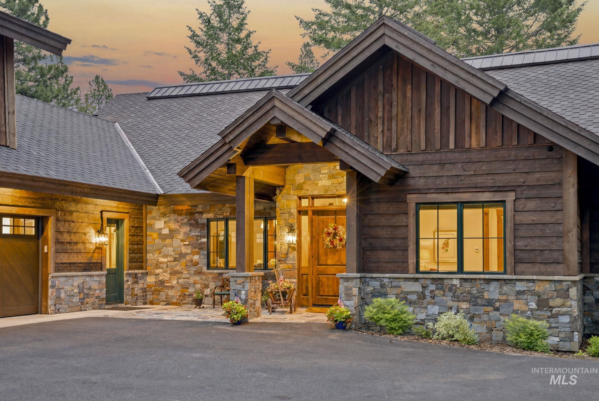976 Discovery Drive