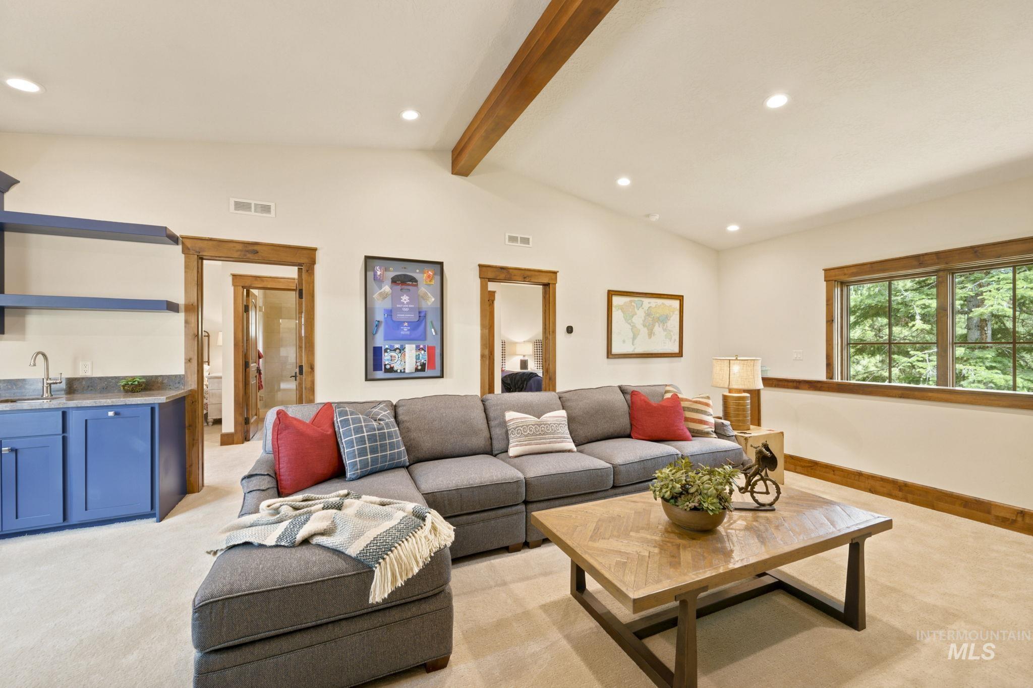 976 Discovery Drive