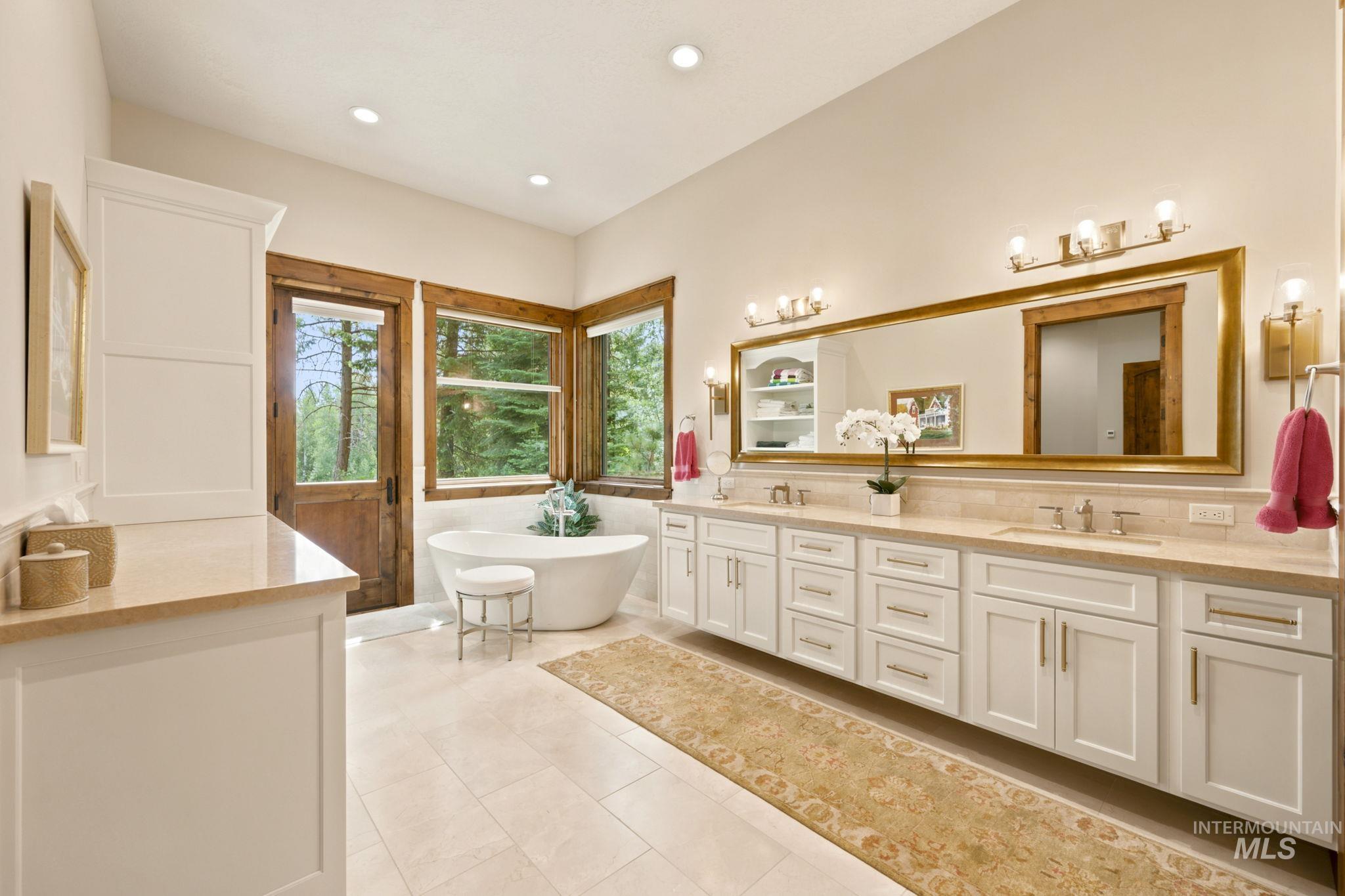 976 Discovery Drive