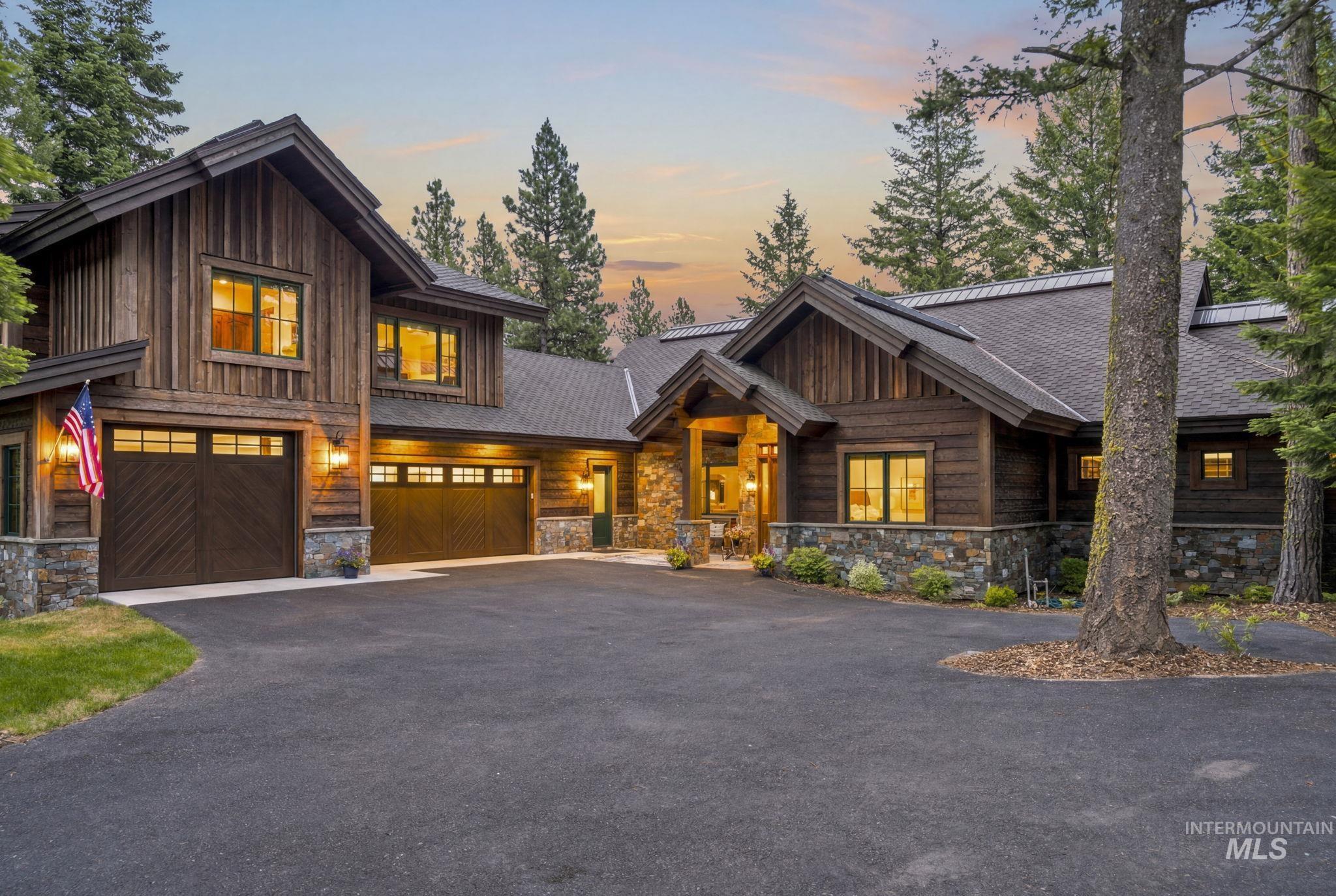 976 Discovery Drive