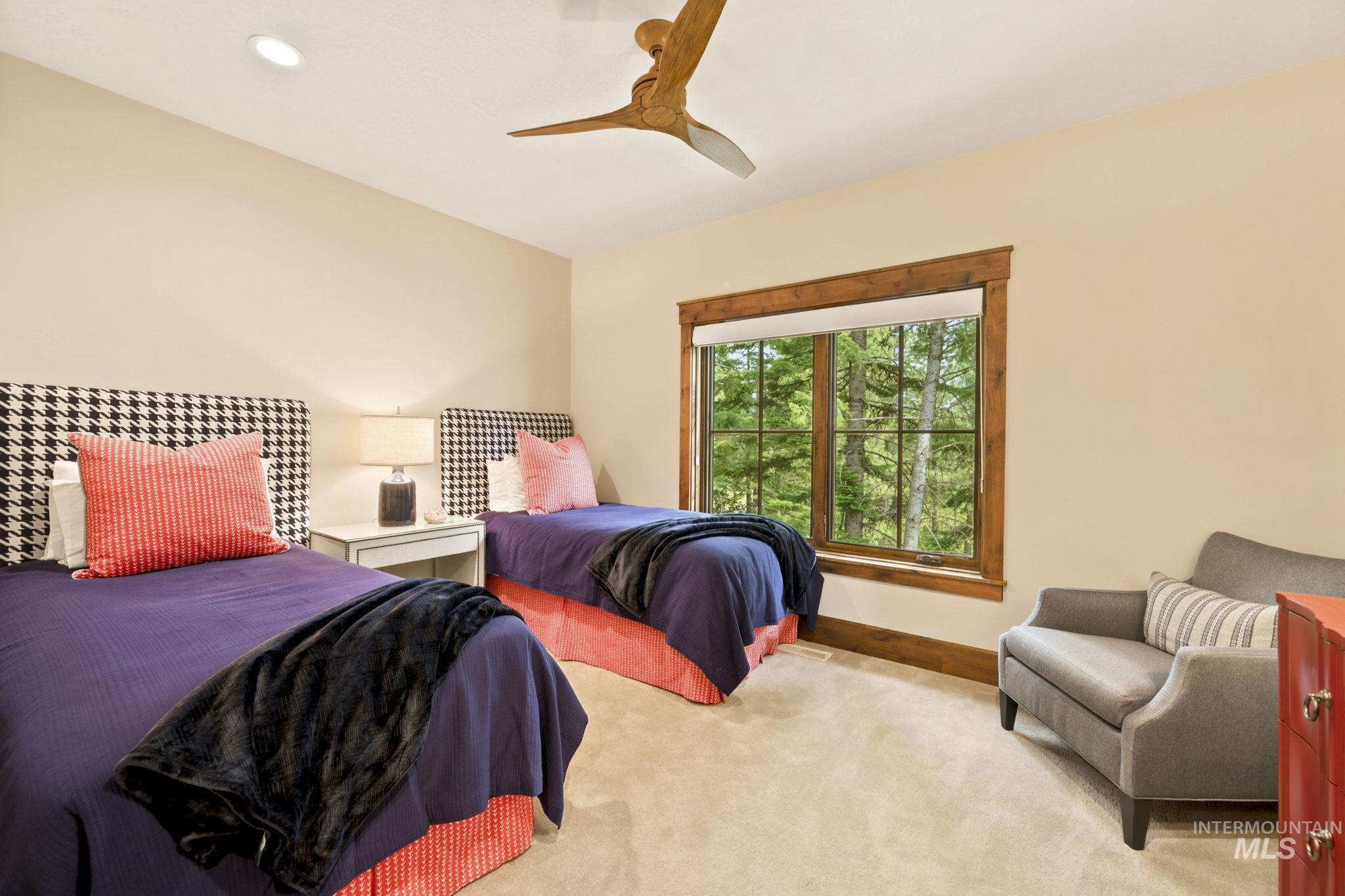 976 Discovery Drive