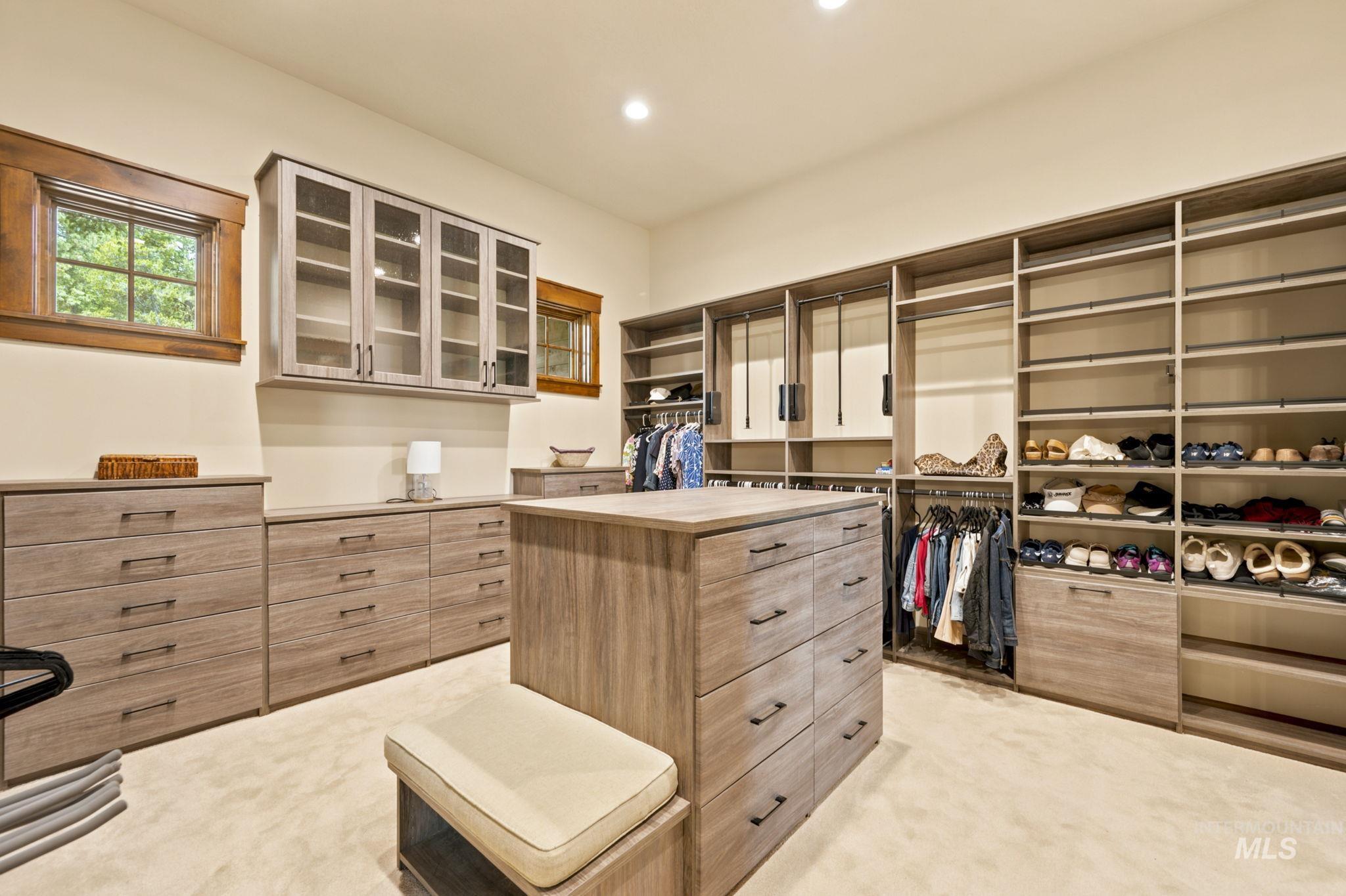 976 Discovery Drive