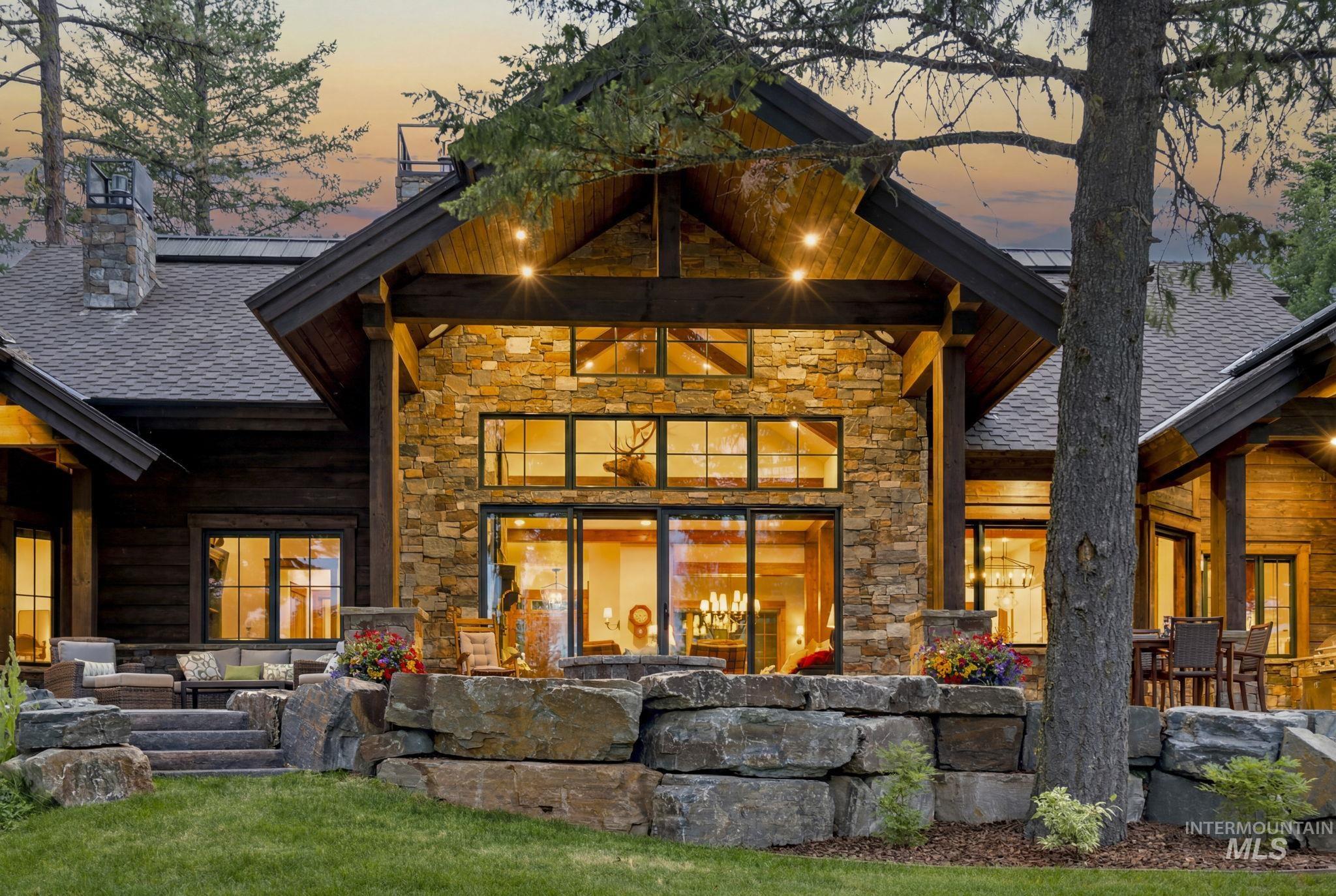 976 Discovery Drive