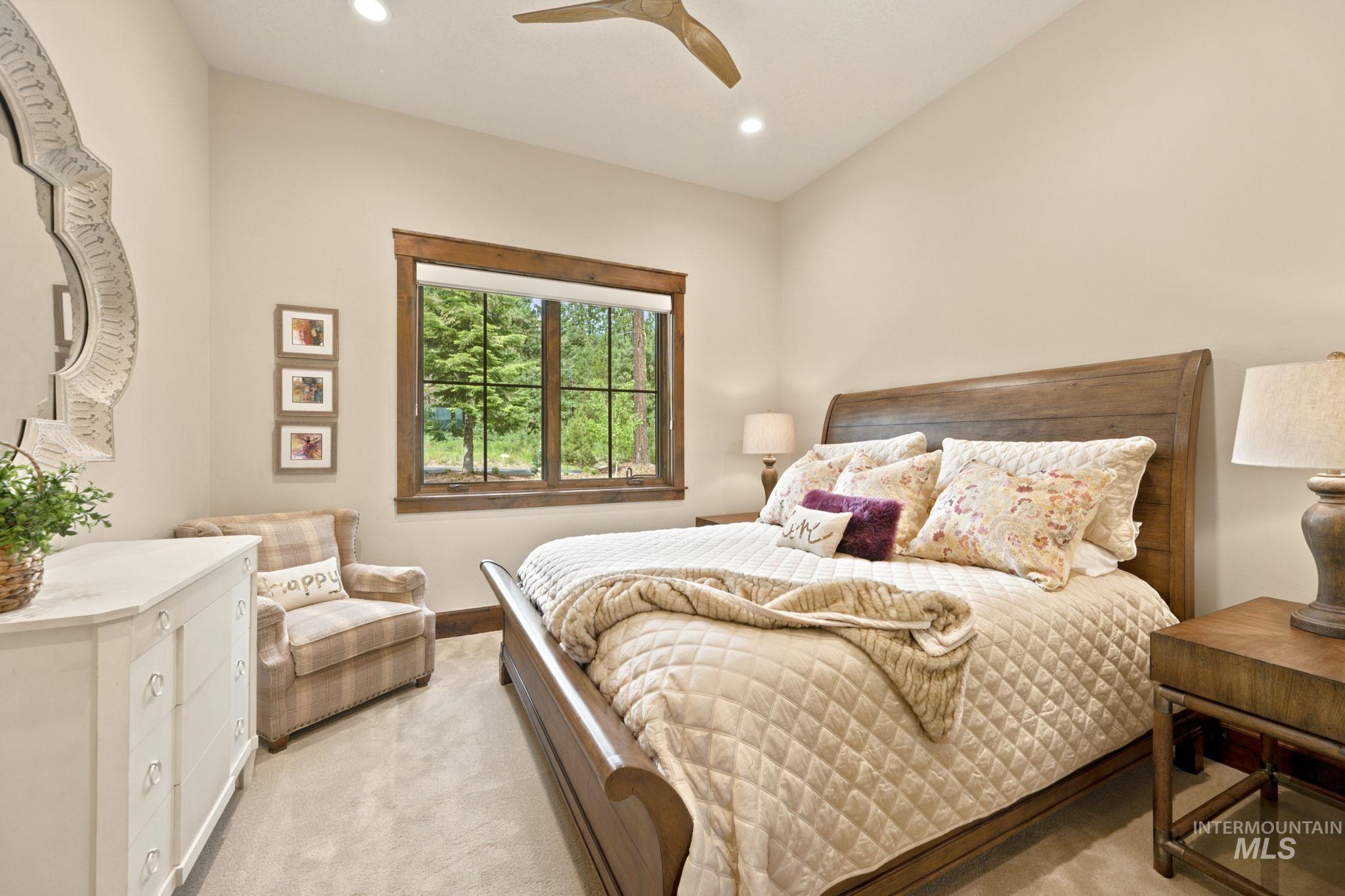 976 Discovery Drive