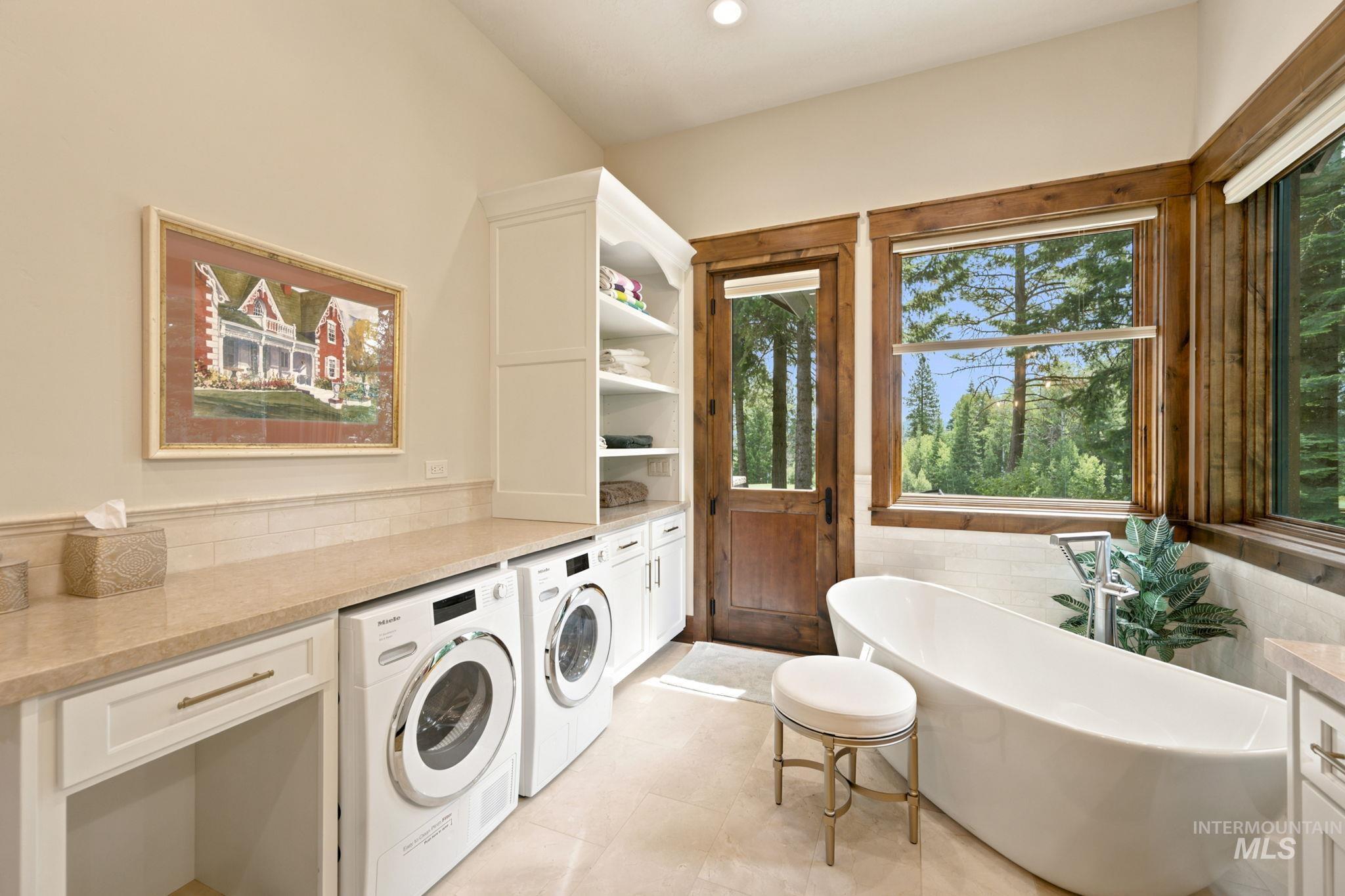 976 Discovery Drive