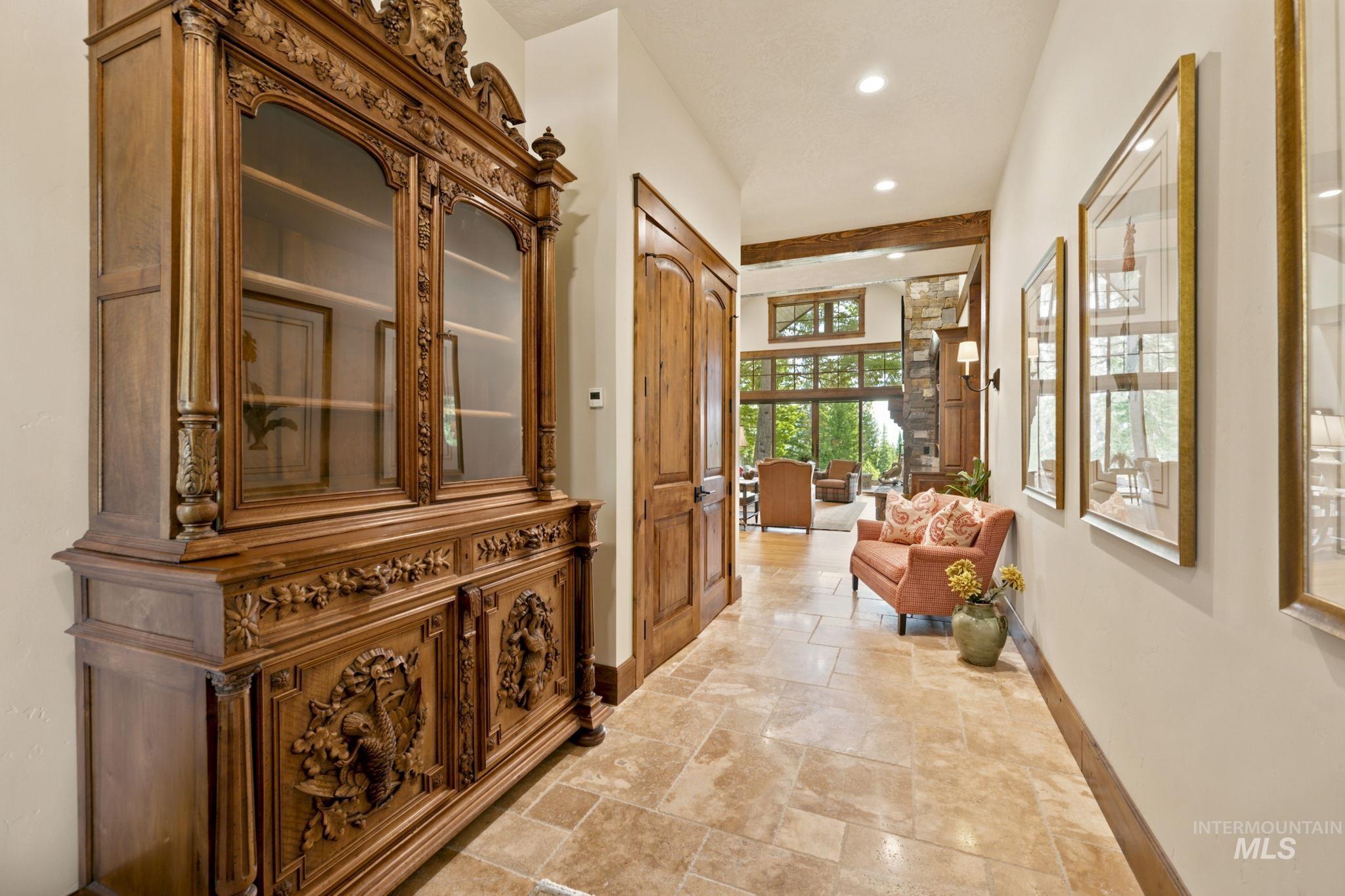 976 Discovery Drive