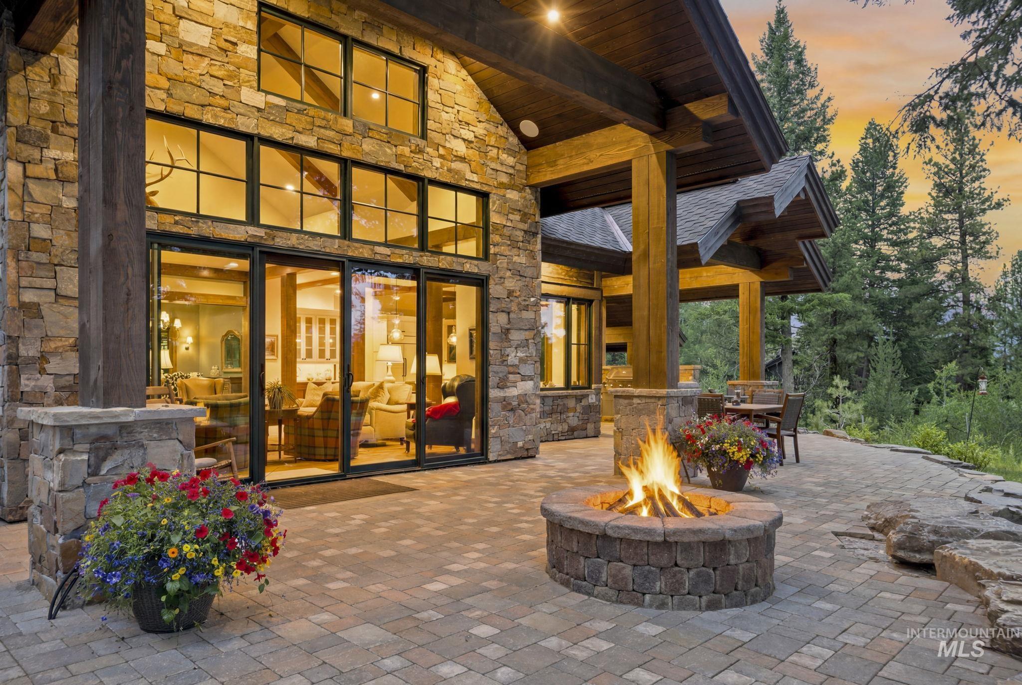 976 Discovery Drive