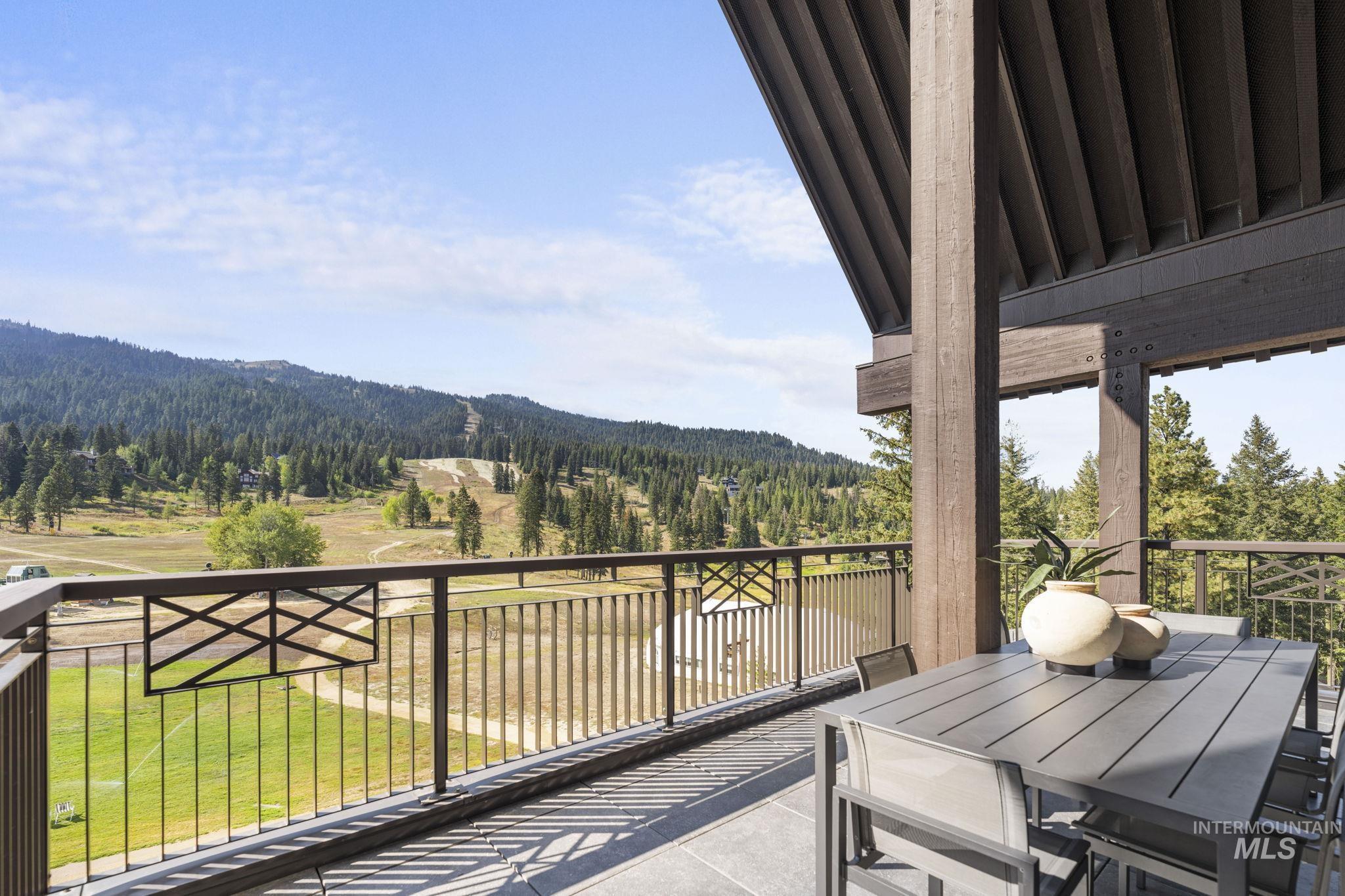 700 Village Dr. Unit: 403
