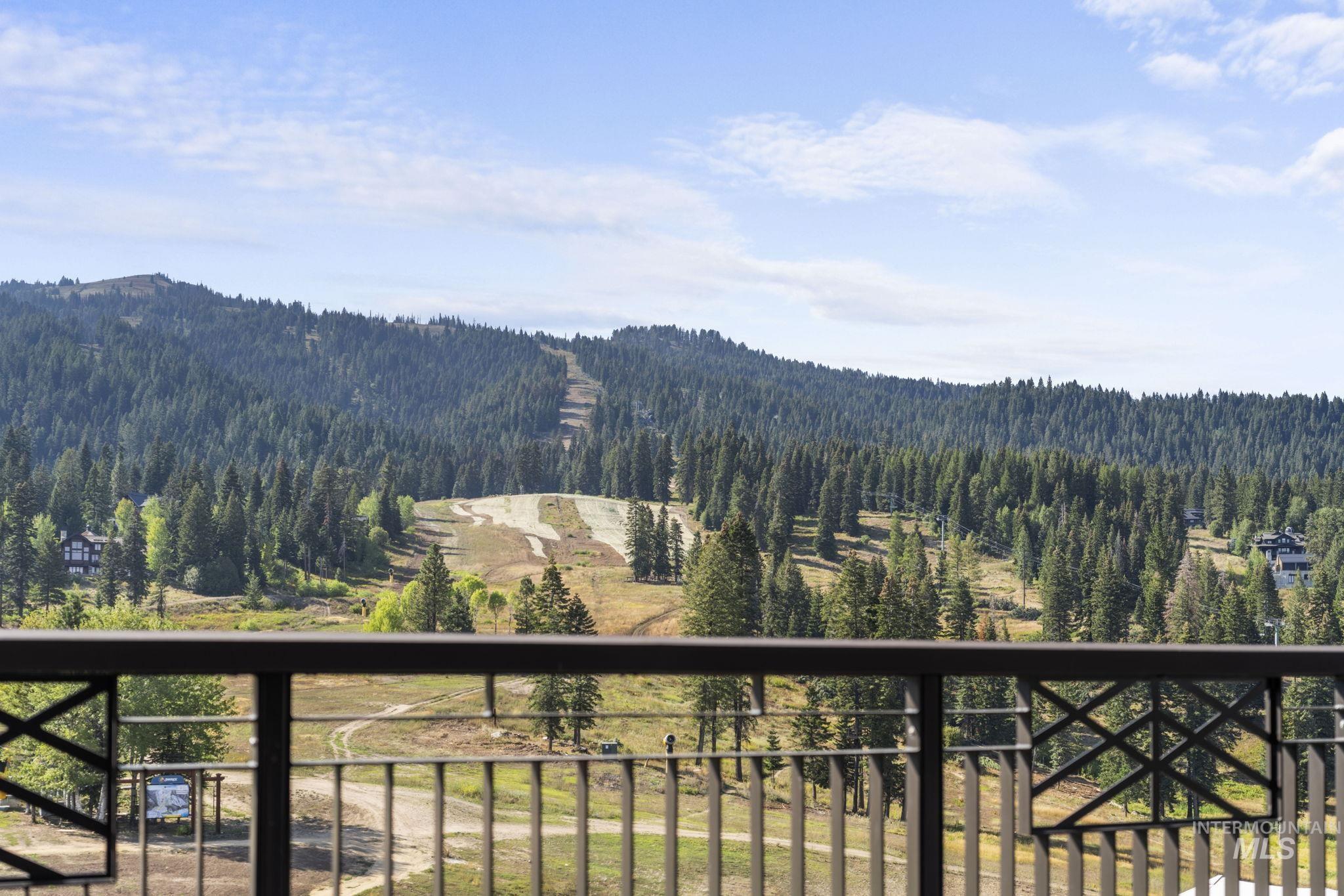 700 Village Dr. Unit: 403