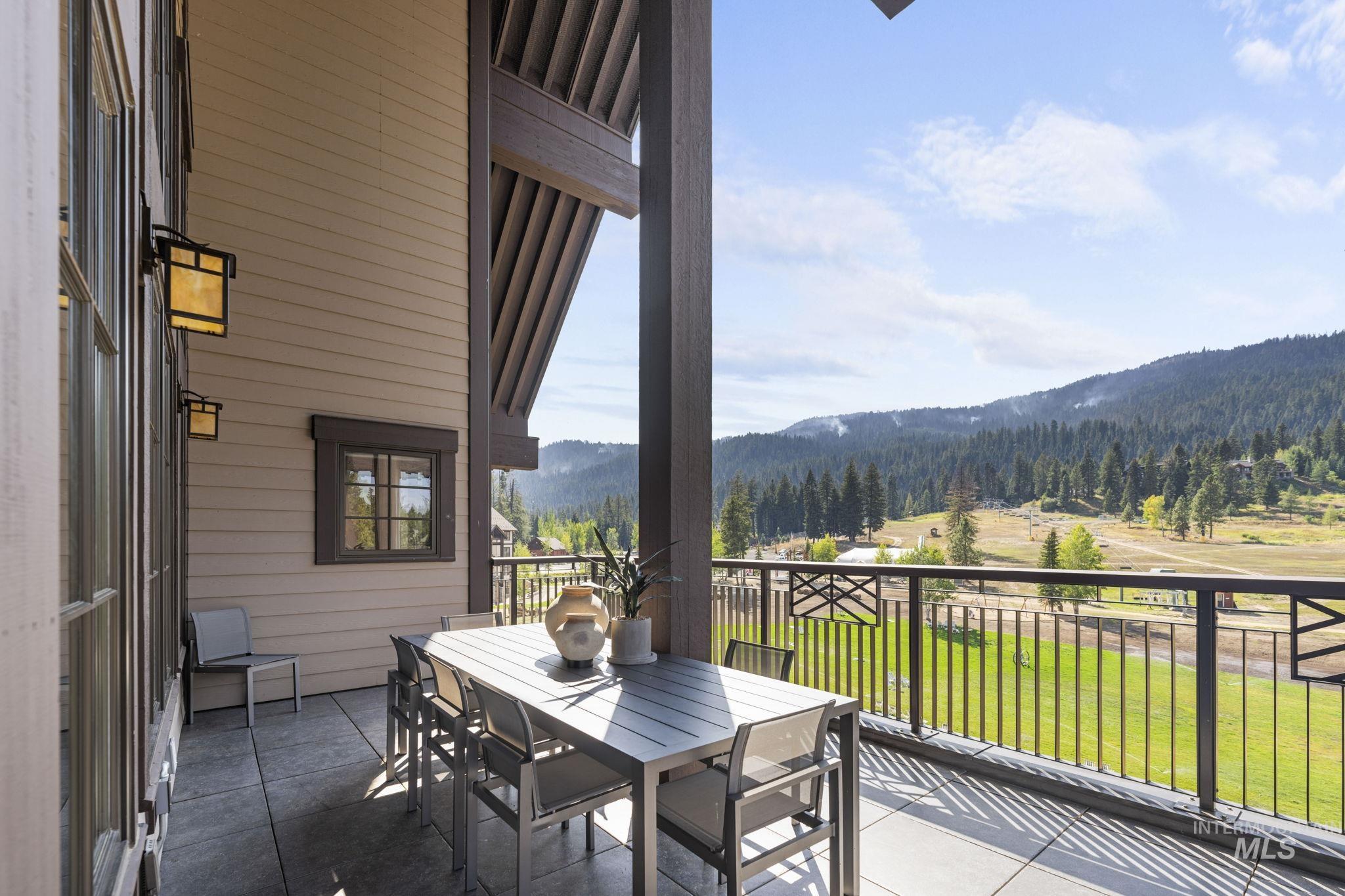 700 Village Dr. Unit: 403