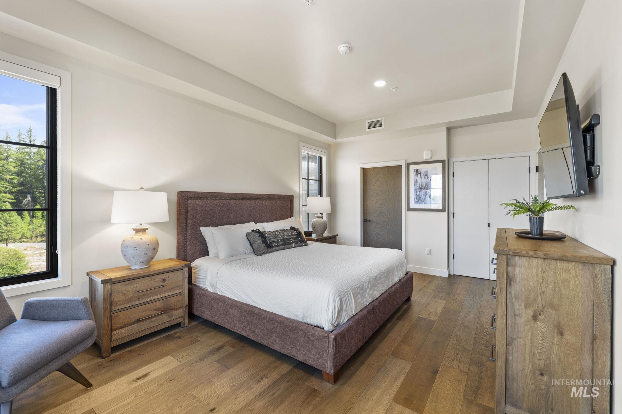 700 Village Dr. Unit: 403
