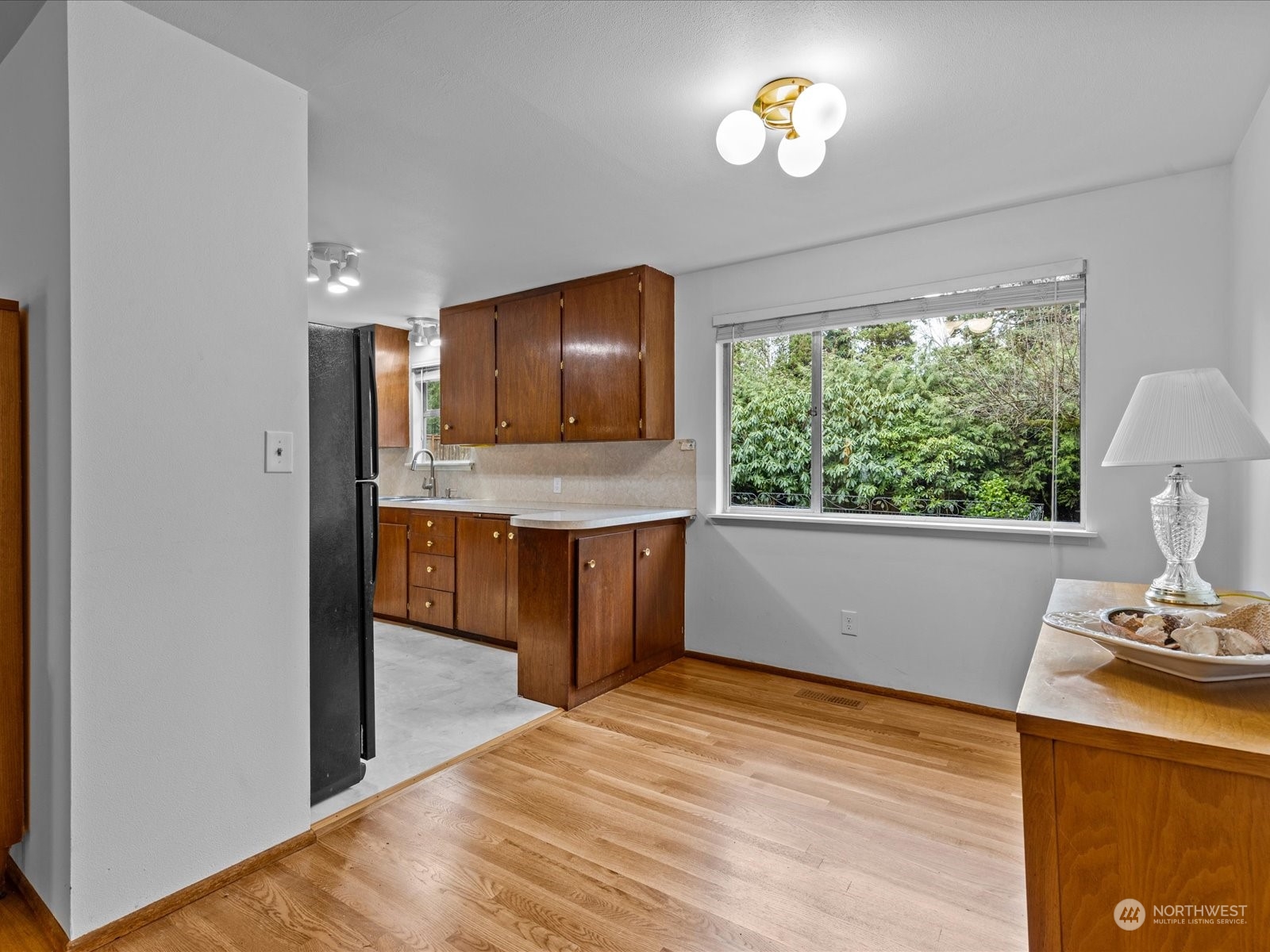 255 NW Alder Court