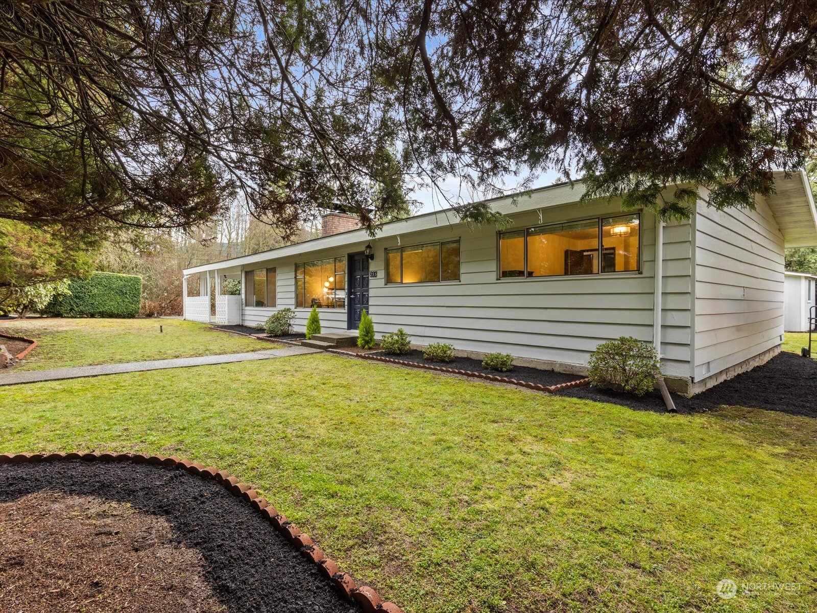 255 NW Alder Court