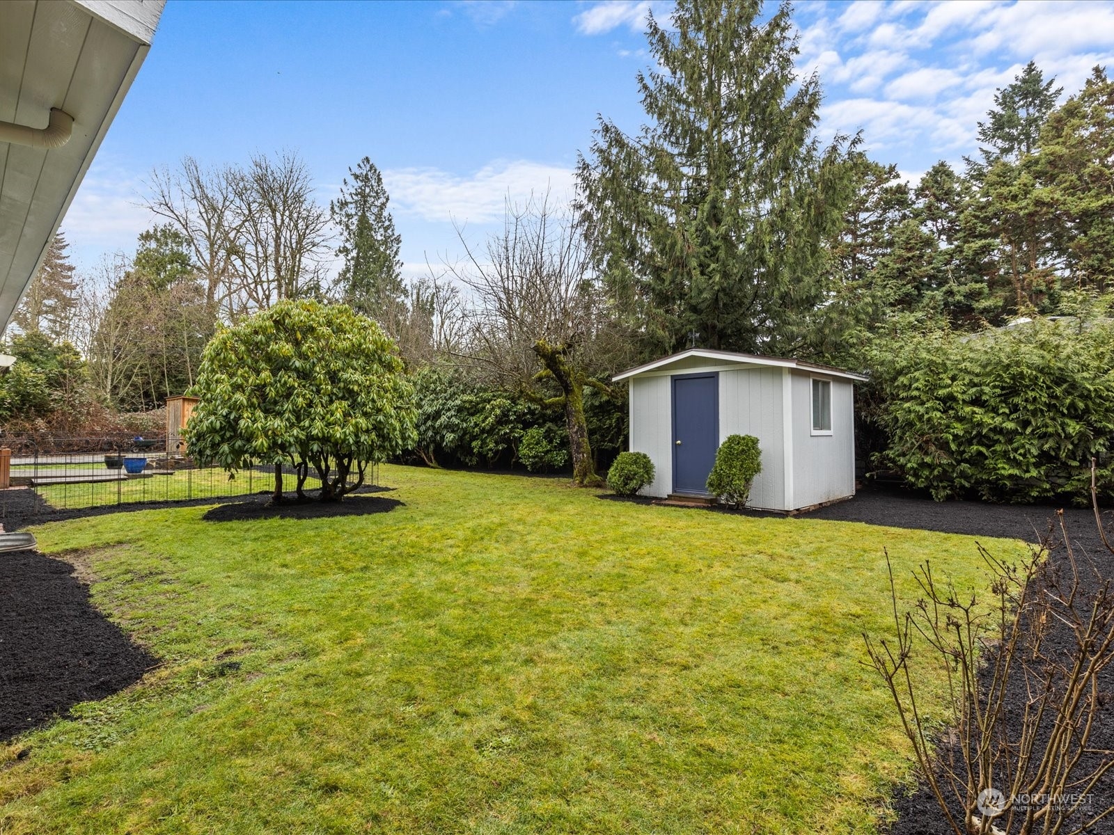 255 NW Alder Court
