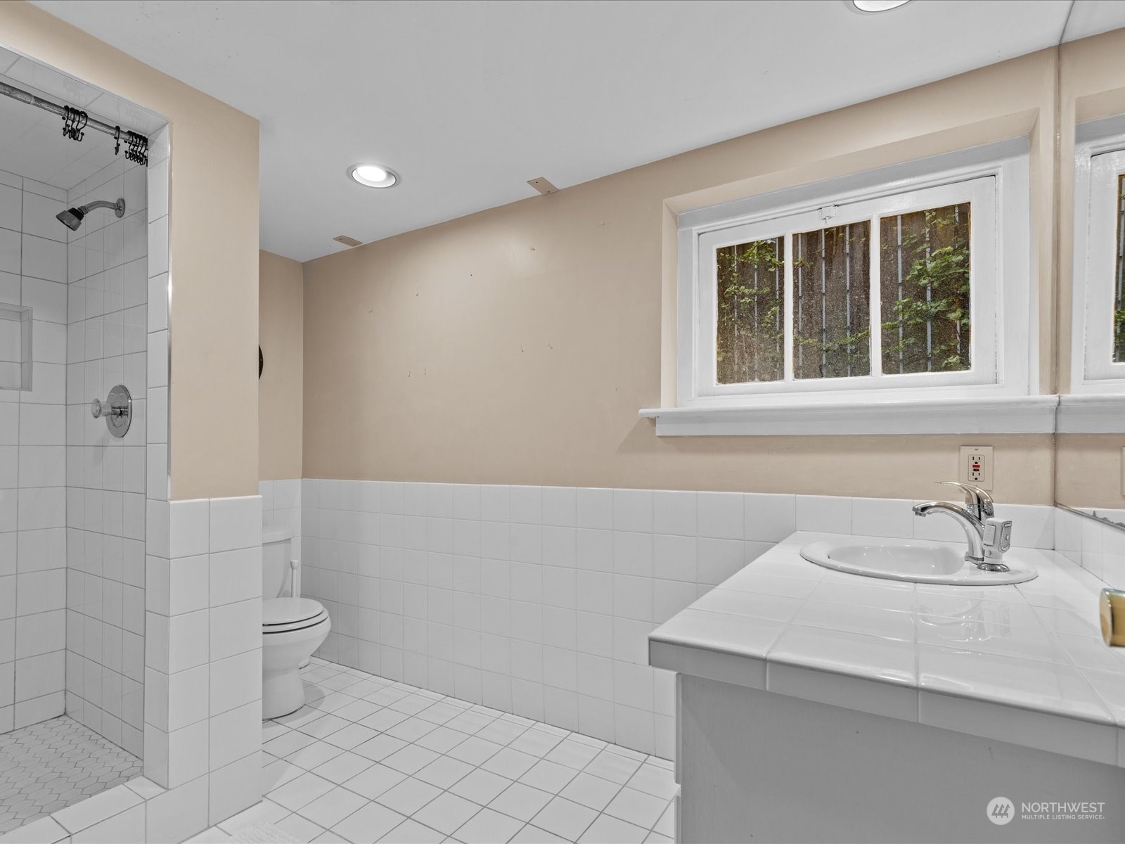 3507 NE 44th Street