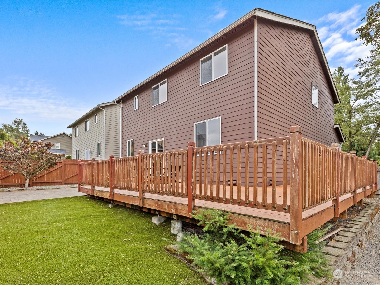 4526 NE 10th Street